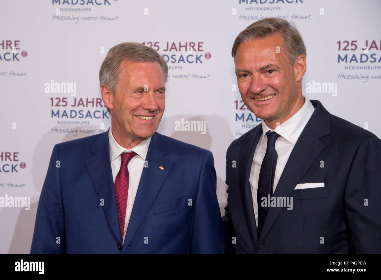 Hannover, Deutschland. 15. Juni 2018. Von links: Christian Wulff, Bundespräsident Thomas DUEFFERT, Dssffert, Vorsitzender der Geschäftsführung der Madsack Media Group, festlichen Veranstaltung anlässlich des 125. Jahrestages der Madsack Media Group, in Hannover 15.06.2018, | Nutzung der weltweiten Kredit: dpa/Alamy leben Nachrichten Stockfoto