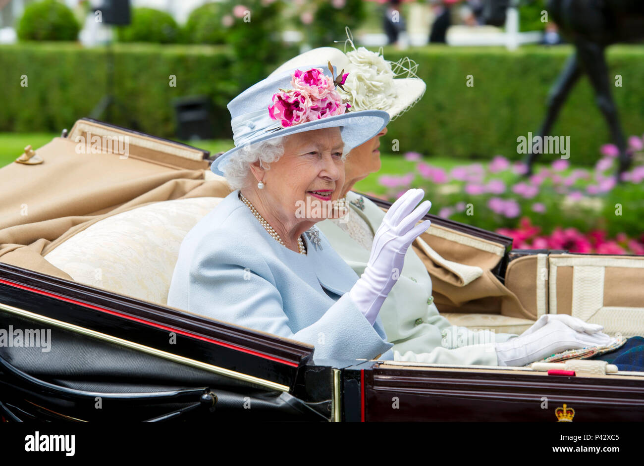 Royal Ascot, Berkshire, Großbritannien 20. Juni 2018 HRH Queen Elizabeth kommt am zweiten Tag von Royal Ascot an 20. Juni 2018 Credit John Beasley Stockfoto