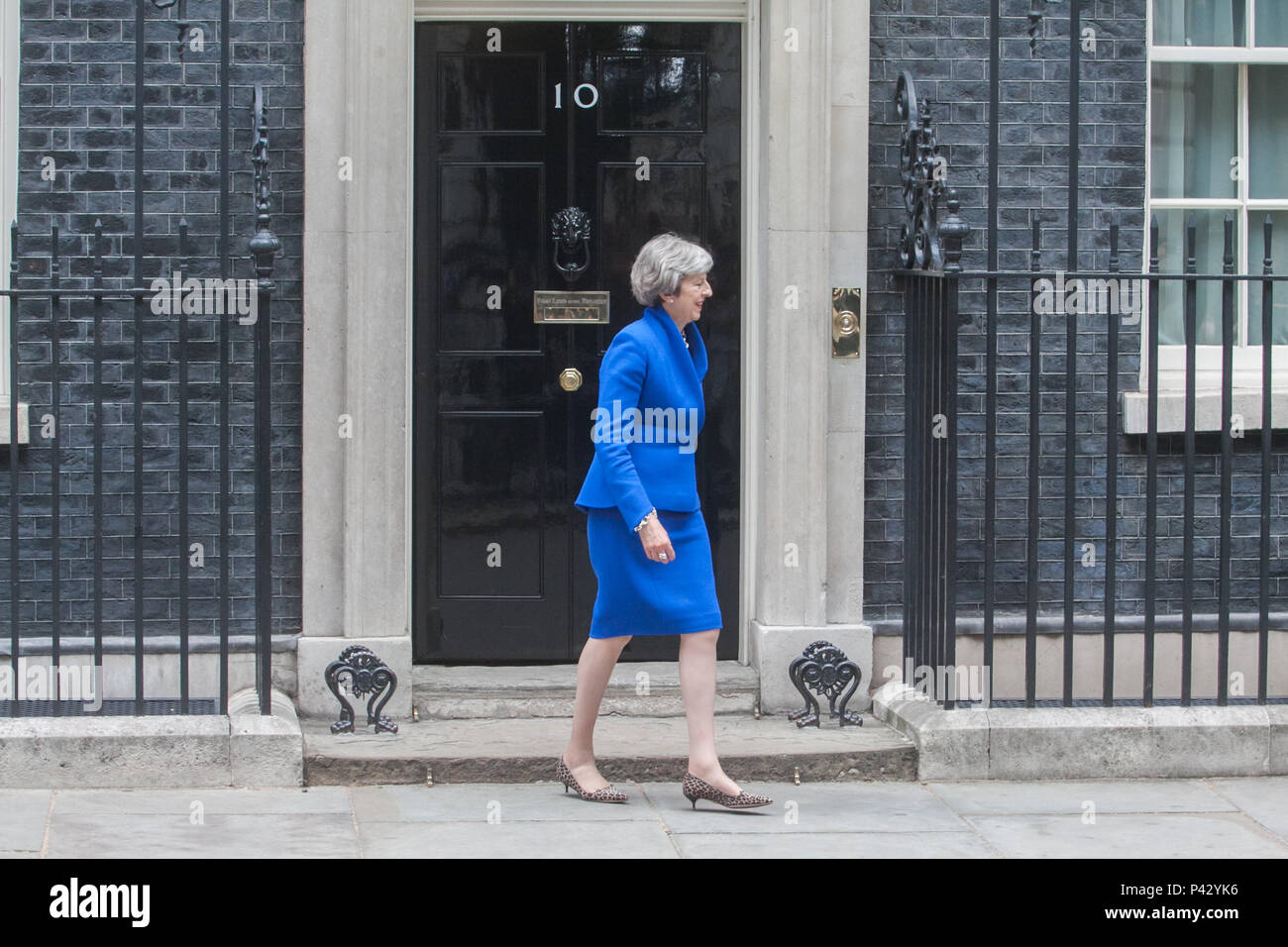 London, Großbritannien. 20. Juni 2018. Der Premierminister von Thailand Prayut Chan-o-cha ist in der Downing Street von seinem britischen Amtskollegen Theresa May begrüßt, da er seinen Besuch in Großbritannien startet internationale Anerkennung seiner Herrschaft des Militärs vor den Wahlen im nächsten Jahr zu gewinnen. Der ehemalige General, der 2014 an die Macht kam, nachdem Sturz Yingluck Shinawatra der gewählten Regierung in einem Putsch. Credit: Amer ghazzal/Alamy leben Nachrichten Stockfoto