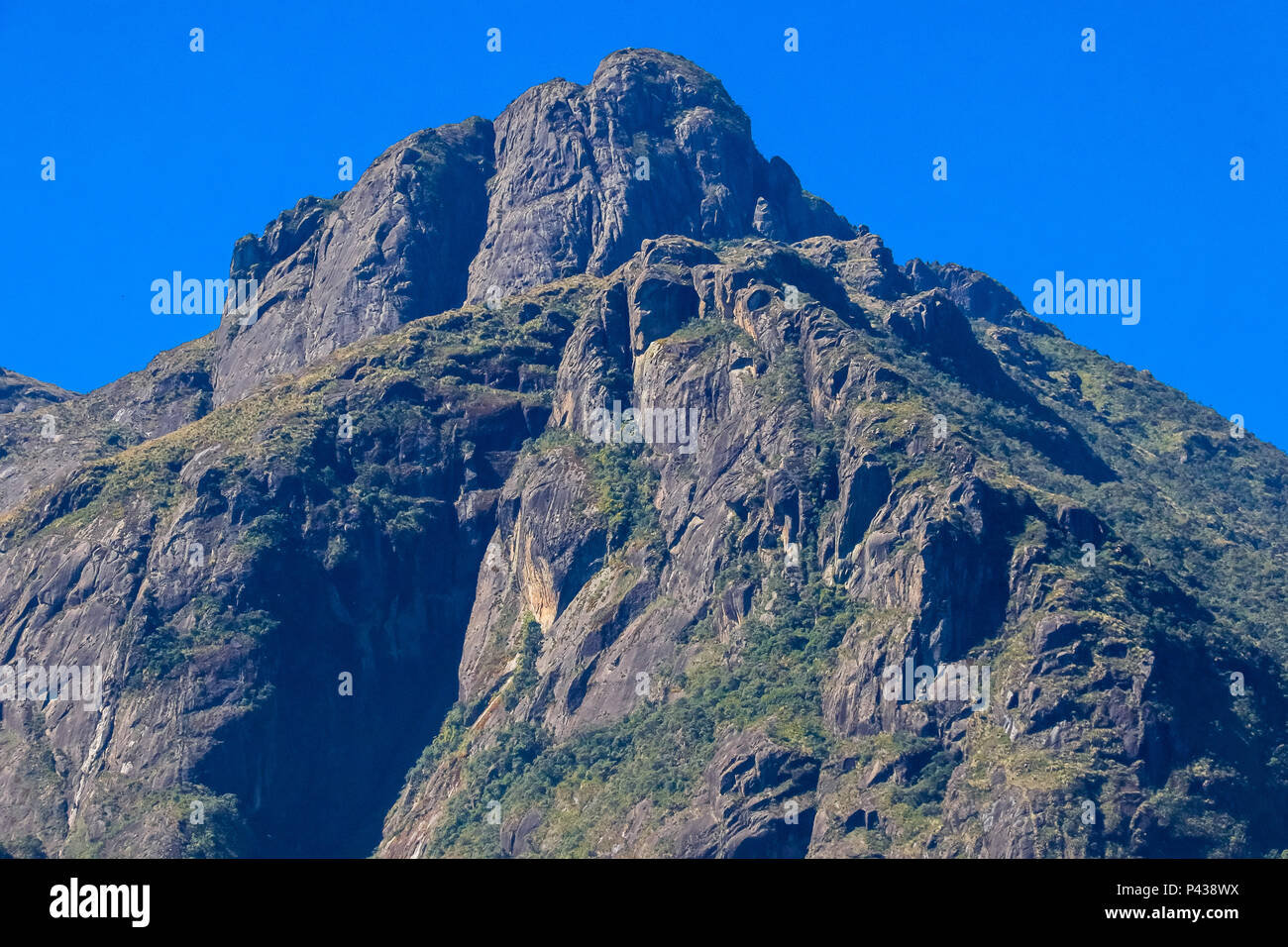 Vista do Pico dos Marins, em Piquete, SP, na Serra da Mantiqueira. Seu cume tem 2470 U-Bahnen. Stockfoto