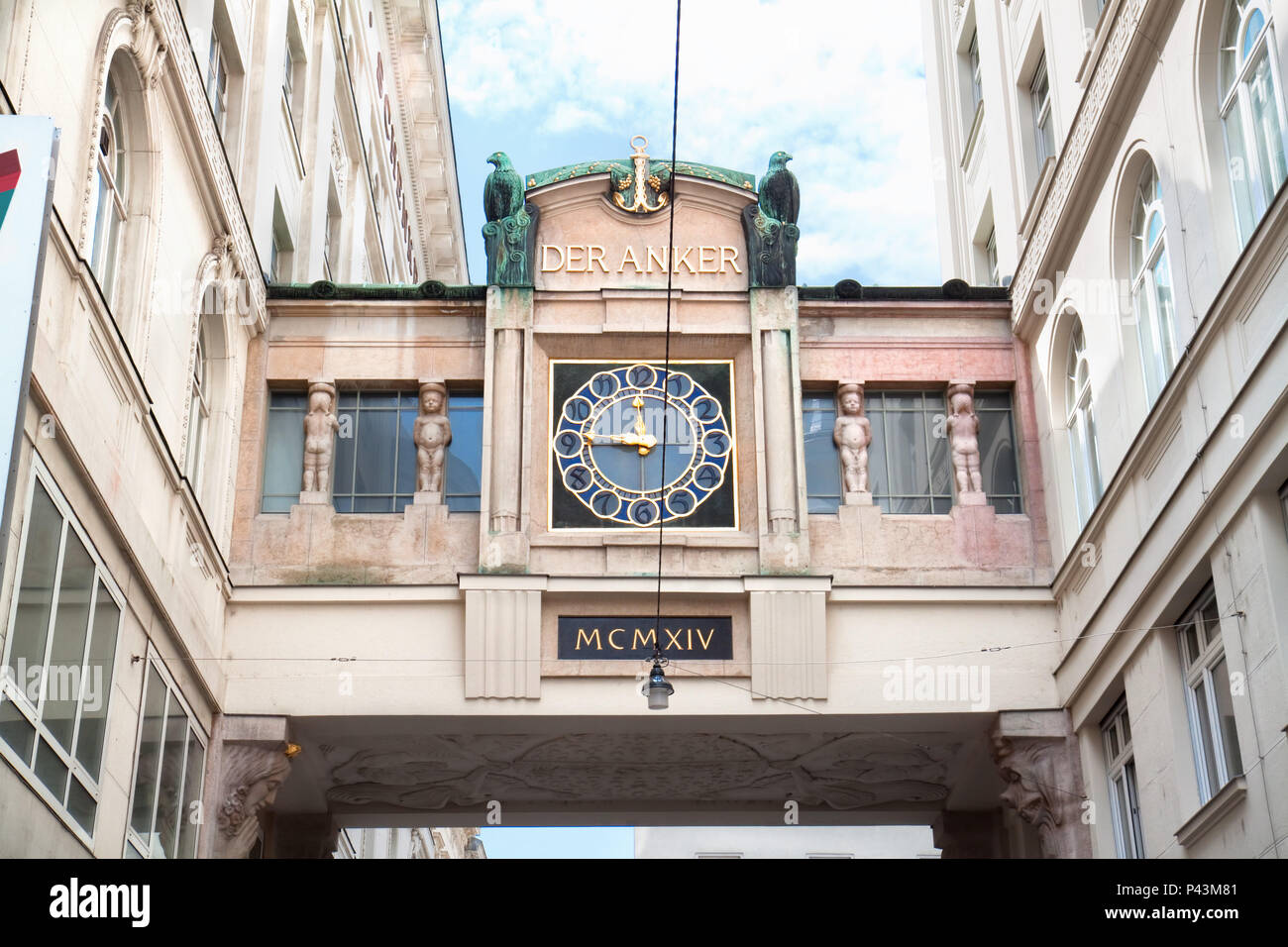 Berühmte astronomische Uhr in Wien gebaut von Franz Matsch in 1912-1914 am Hohen Markt. Jede Stunde eine berühmte Person angezeigt wird, einschließlich Marcus Aurelius ein Stockfoto