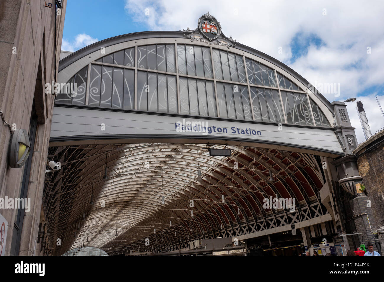 Paddington, London, Vereinigtes Königreich, Dienstag, 19. Juni 2018, London Paddington Station, Aussicht, gewölbte verglasten Bahnhof Eingang, Ausgang auf die Praed Street, © Peter SPURRIER, Stockfoto