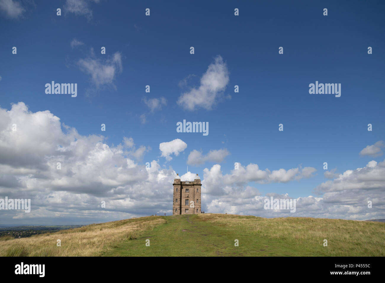 Lyme Cage, über die Lyme Hall in Lyme Park, National Trust Park am Rande des Peak District Stockfoto