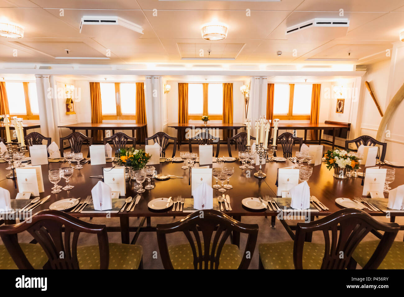 Großbritannien, Schottland, Edinburgh, Leith, die Royal Yacht Britannia Museum, Bankettsaal Stockfoto