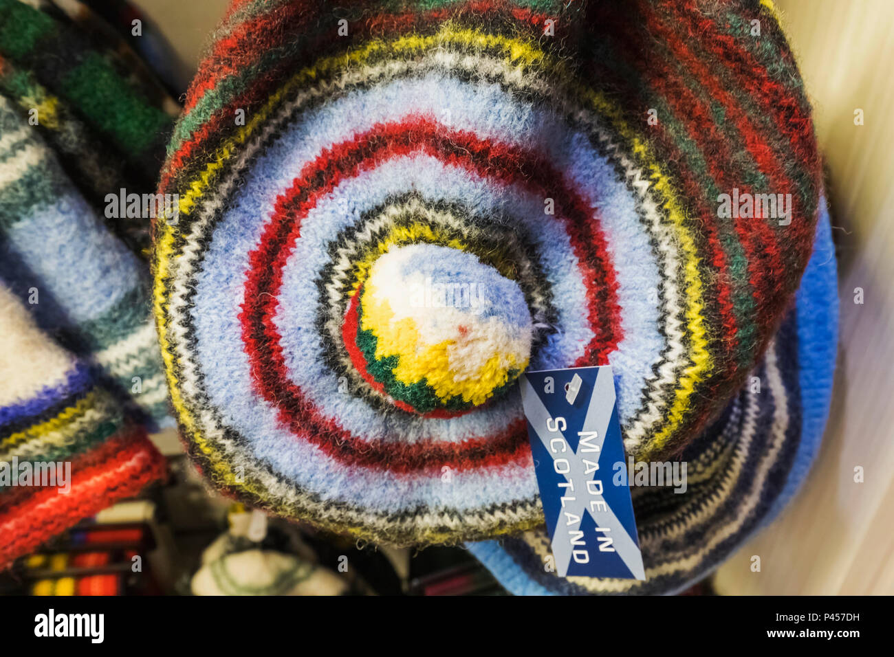 Großbritannien, Schottland, Edinburgh, der Royal Mile, der Tartan Weberei Store, Innenansicht Stockfoto