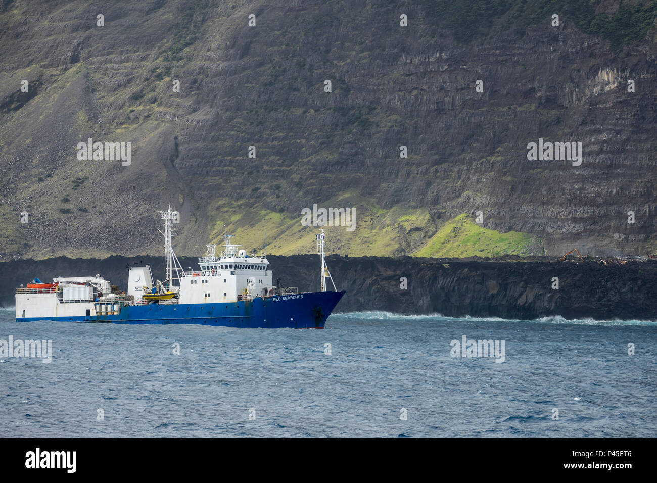 MV Geo Forscher Fischtrawler aus verankert Tristan da Cunha, Britisches Überseegebiete, South Atlantic Ocean Stockfoto