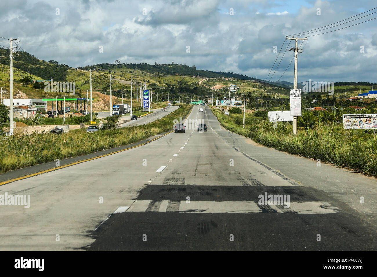 Br 232 que é uma rodovia Brasileira que se inicia em Recife, Pernambuco e parte Rumo ao Interieur de Pernambuco, Terminando em Parnamirim. Recife/PE, Brasilien 05/08/2014. Foto: Carlos Ezequiel Vannoni/Agencia JCM/Fotoarena Stockfoto