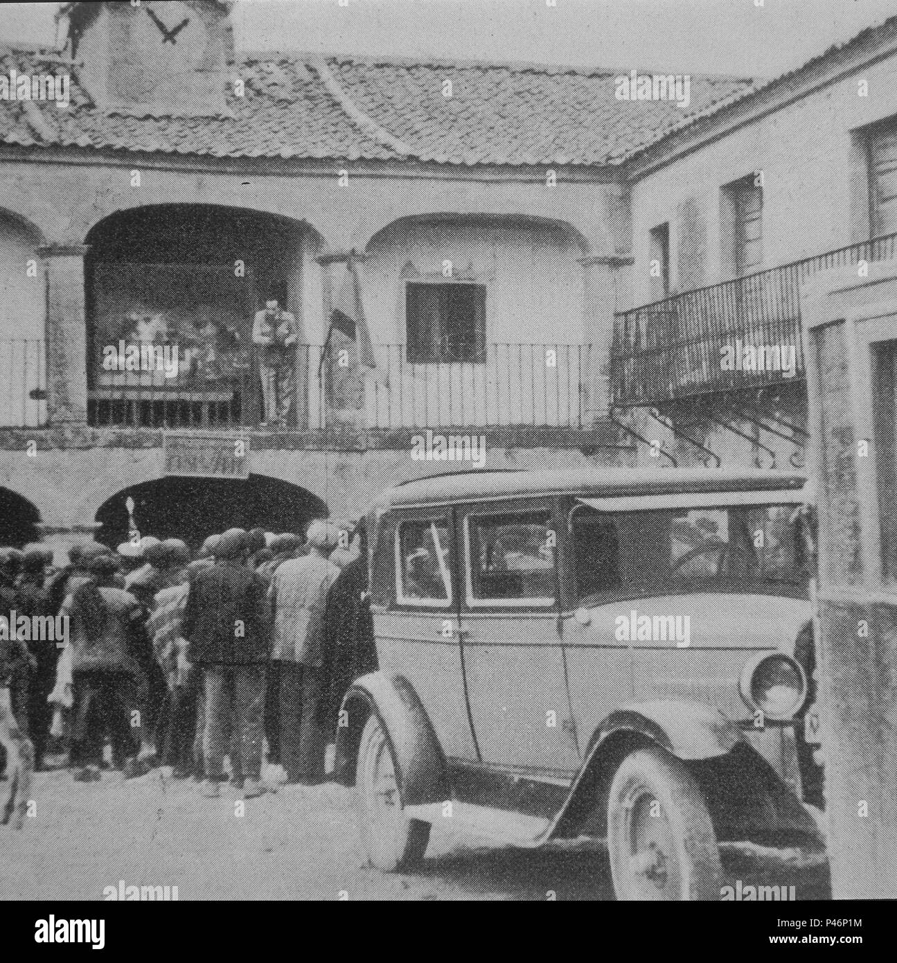 FOTOGRAFIA - EXPOSICION DE LOS CUADROS DEL MUSEO AMBULANTE 1926-34. Lage: AYUNTAMIENTO, PEDRAZA, Segovia, Spanien. Stockfoto