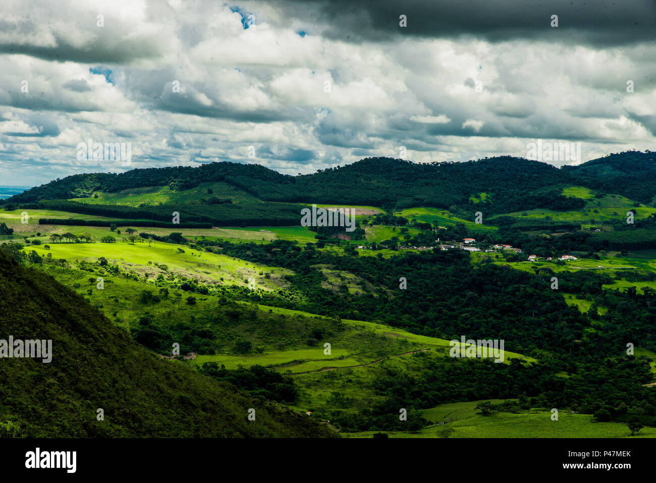 "Àguas da Prata, SP - 08/02/2015: Vista da Serra da Mantiqueira. (Foto: Alexandre Carvalho/Fotoarena) Stockfoto