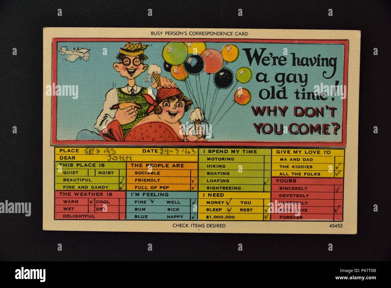 Foto von 1930er/1940er Jahre amerikanische Postkarte zeigt eine Karikatur Paar mit einer Auswahl von Kontrollkästchen. Stockfoto