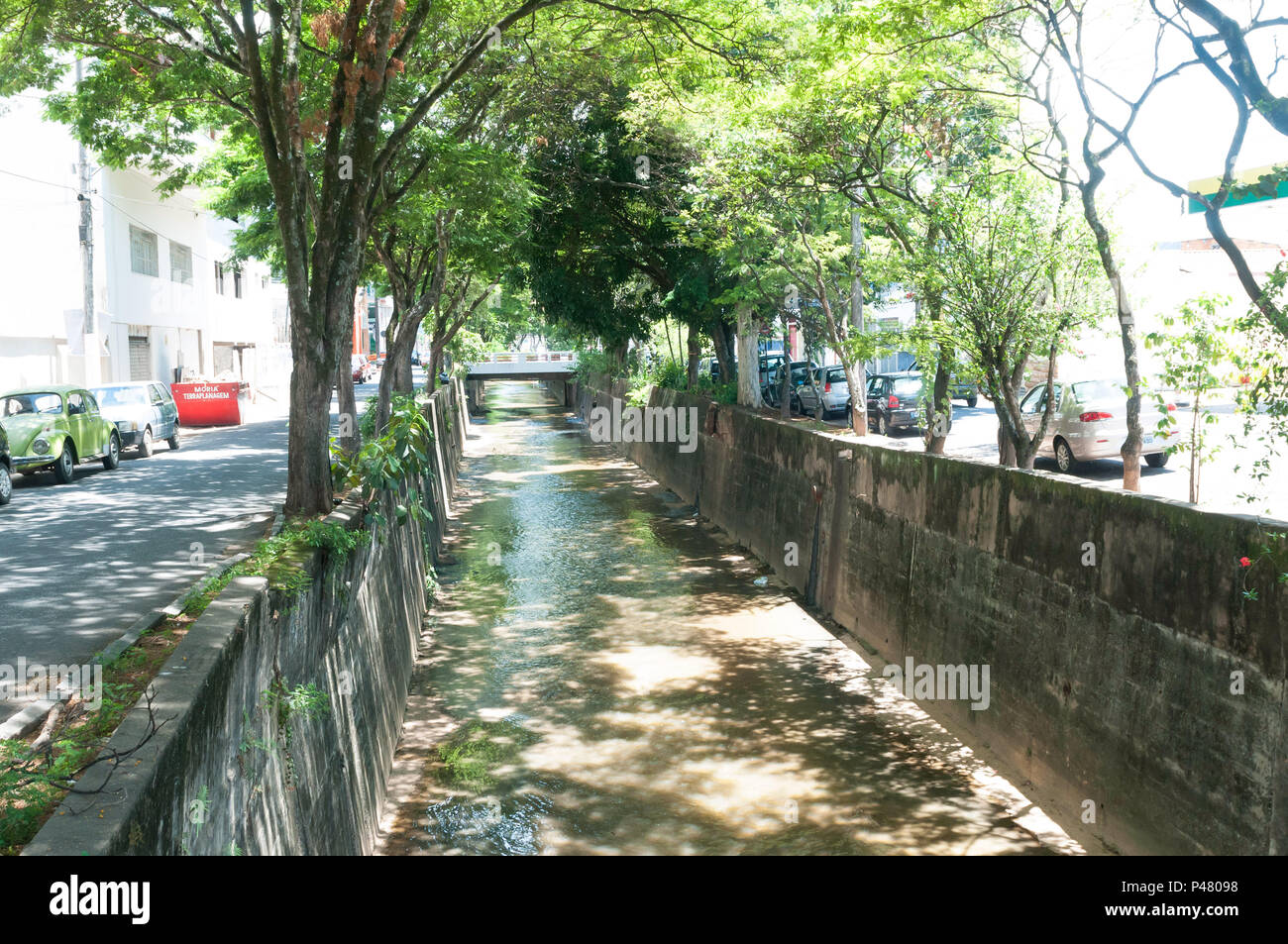 CAMPO BELO, MG - 30/01/15: Cidade de Campo Belo, Minas Gerais. Ribeirão São João - Centro. (Foto: mourão Panda/Fotoarena Stockfoto