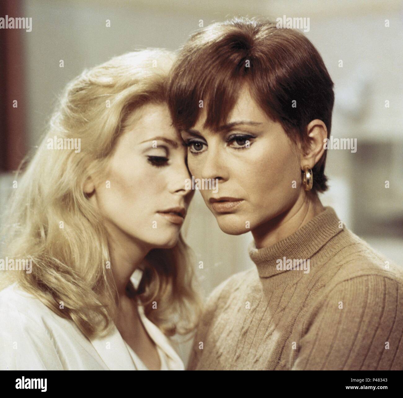 Original Film Titel: Belle de jour. Englischer Titel: Belle de jour. Regisseur: Luis Bunuel. Jahr: 1967. Stars: Catherine Deneuve; GENEVIEVE SEITE. Credit: PARIS FILM/FÜNF FILM/Album Stockfoto