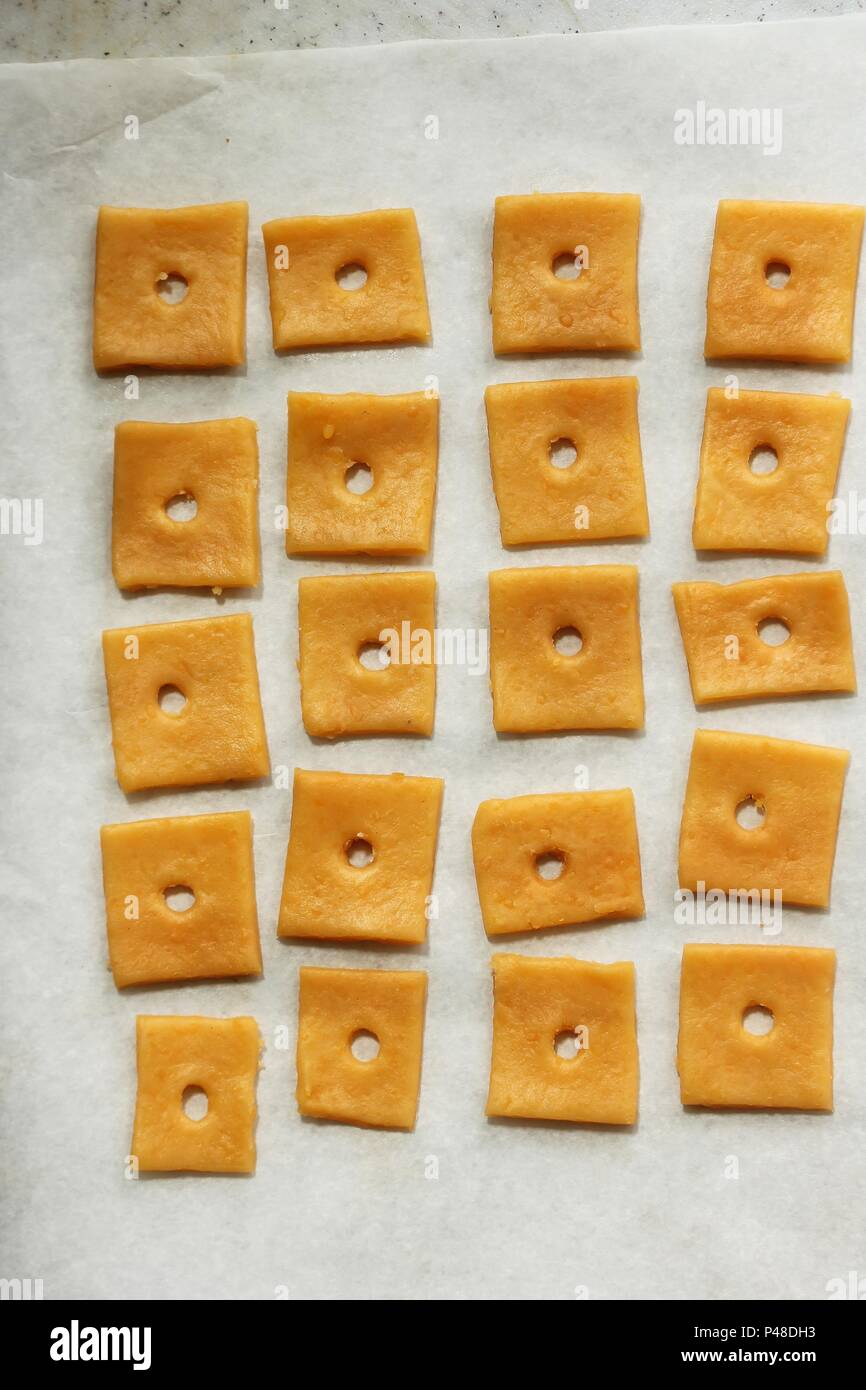 Die Herstellung Von Kase Cracker Zu Hause Ansicht Von Oben