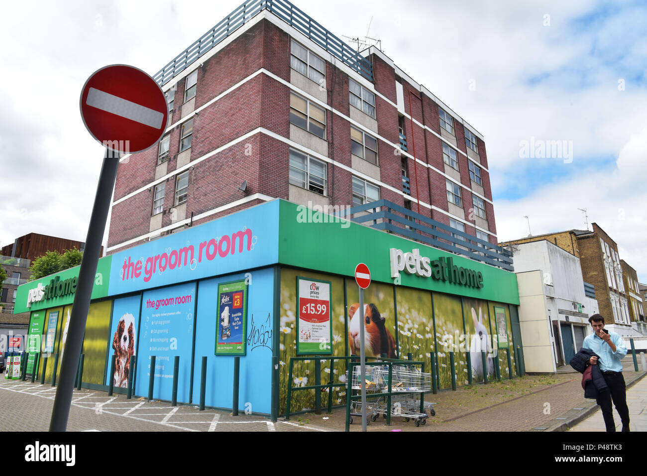 Ein Zweig der Fachhändler Haustiere zu Hause auf dem Camden Road, North London. Stockfoto