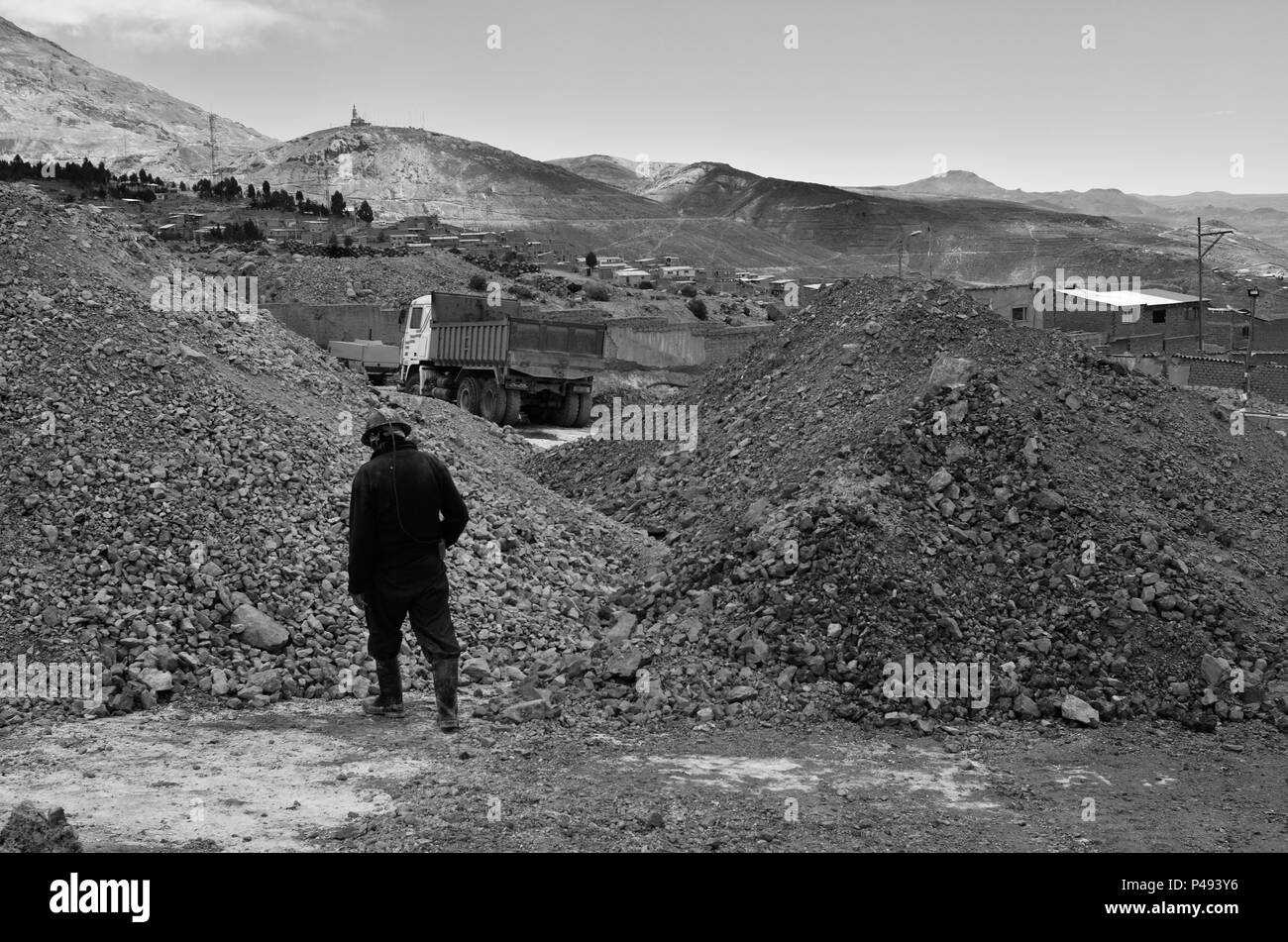 POTOSÍ, BOLÍVIA - 03.11.2014: ESTAÇÃO DE MINÉRIO - Mineiro em uma Estação de minério em Potosí in Bolivien. Os bolivianos extraem eine centenas de anos Prata e Outros minérios do Cerro Rico, na antiga Cidade de Potosí. (Foto: Diego Herculano/Fotoarena) Stockfoto