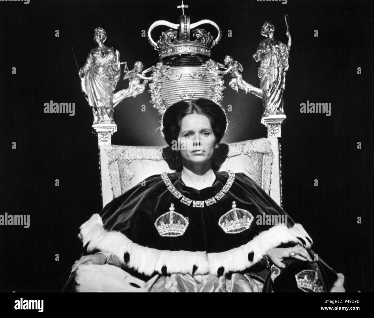 Original Film Titel: Die PÄPSTIN. Englischer Titel: Die PÄPSTIN. Regisseur: Michael Anderson. Jahr: 1972. Stars: Liv Ullmann. Credit: KOMMANDO PRODUKTION EINRICHTUNG/Album Stockfoto