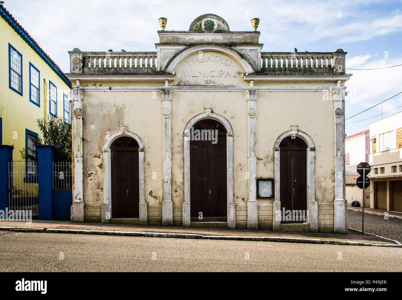 SÃO JOSÉ, SC - 11.07.2015: TEATRO ADOLPHO MELLO - Teatro Adolpho Mello (Teatro Municipal), Construído em 1854, é o Teatro mais Antigo de Santa Catarina e o terceiro Mais antigo do Brasil. (Foto: Ricardo Ribas/Fotoarena) Stockfoto
