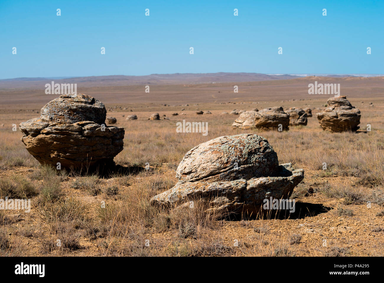 Geologische sphärischen Felsformationen an der Senke Kugeln in der Kaspischen Senke Wüste, Aktau, Mangystau region, Kasachstan Stockfoto