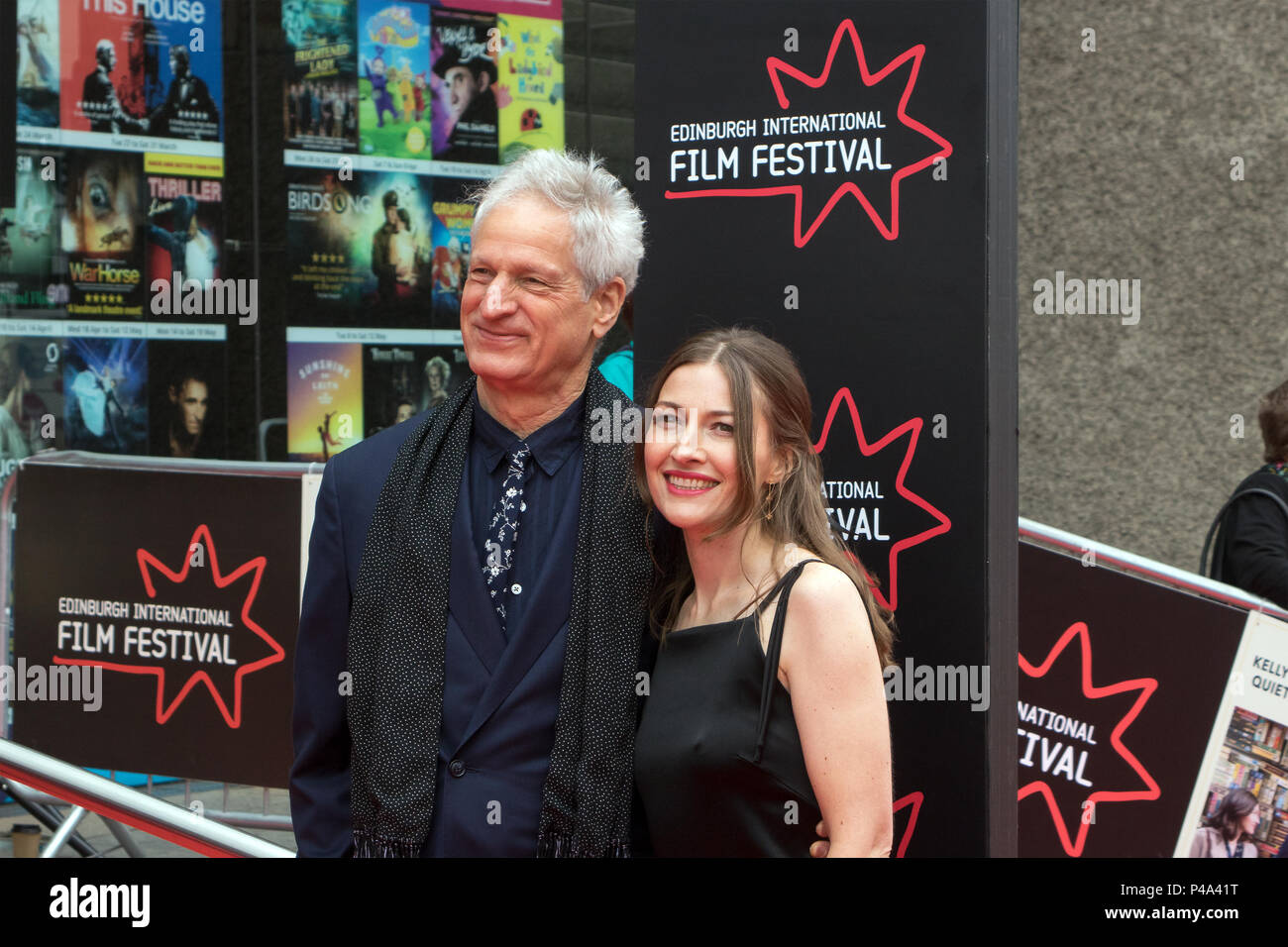 Edinburgh, Schottland, Großbritannien. 20 Juni, 2018. Direktor, Marc Turtletaub, und Schauspielerin, Kelly Macdonald, auf dem roten Teppich bei der Filmpremiere von Puzzle, auf dem Festival Theater, Edinburgh, Schottland. Puzzle ist ein 'delightful Film über eine Frau, die ihr Potenzial erreicht nach einer Lebenszeit von der Suche nach dem Anderen, anstatt das Konzentrieren auf sich." Dieses Screening ist Teil der öffnung Nachtgala Strand an der Edinburgh International Film Festival 2018 (EIFF), die zwischen dem 20. Juni und 1. Juli 2018 läuft. Iain McGuinness/Alamy leben Nachrichten Stockfoto
