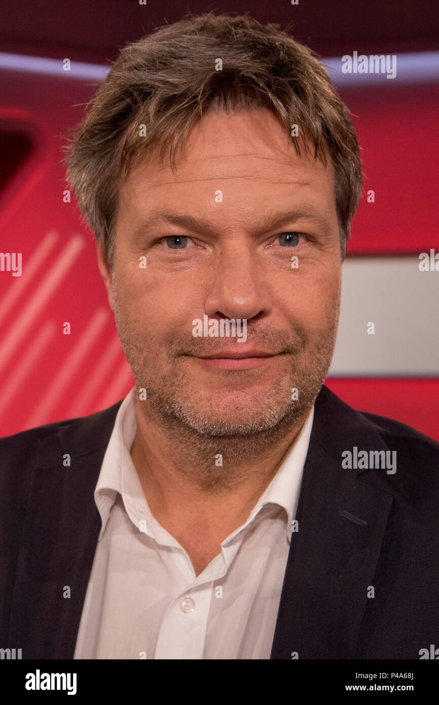 Köln, Deutschland. 04 Feb, 2014. Robert Habeck, Politiker, BâA™ 90/GrÃƒÂ © (Chef) Portraet, Porträt, Porträt, 7/8-Einzelbild, einzigen Motiv, "aischberger", Talk Show, WDR/ARD, 20.06.2018. | Verwendung der weltweiten Kredit: dpa/Alamy leben Nachrichten Stockfoto