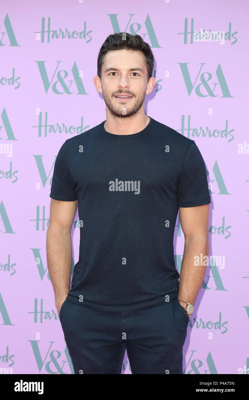London, Großbritannien. Juni 2018 20. Jonathan Bailey, V&A Summer Party 2018, Victoria und Albert Museum, London, UK, 20. Juni 2018, Foto von Richard Goldschmidt Credit: Rich Gold/Alamy leben Nachrichten Stockfoto