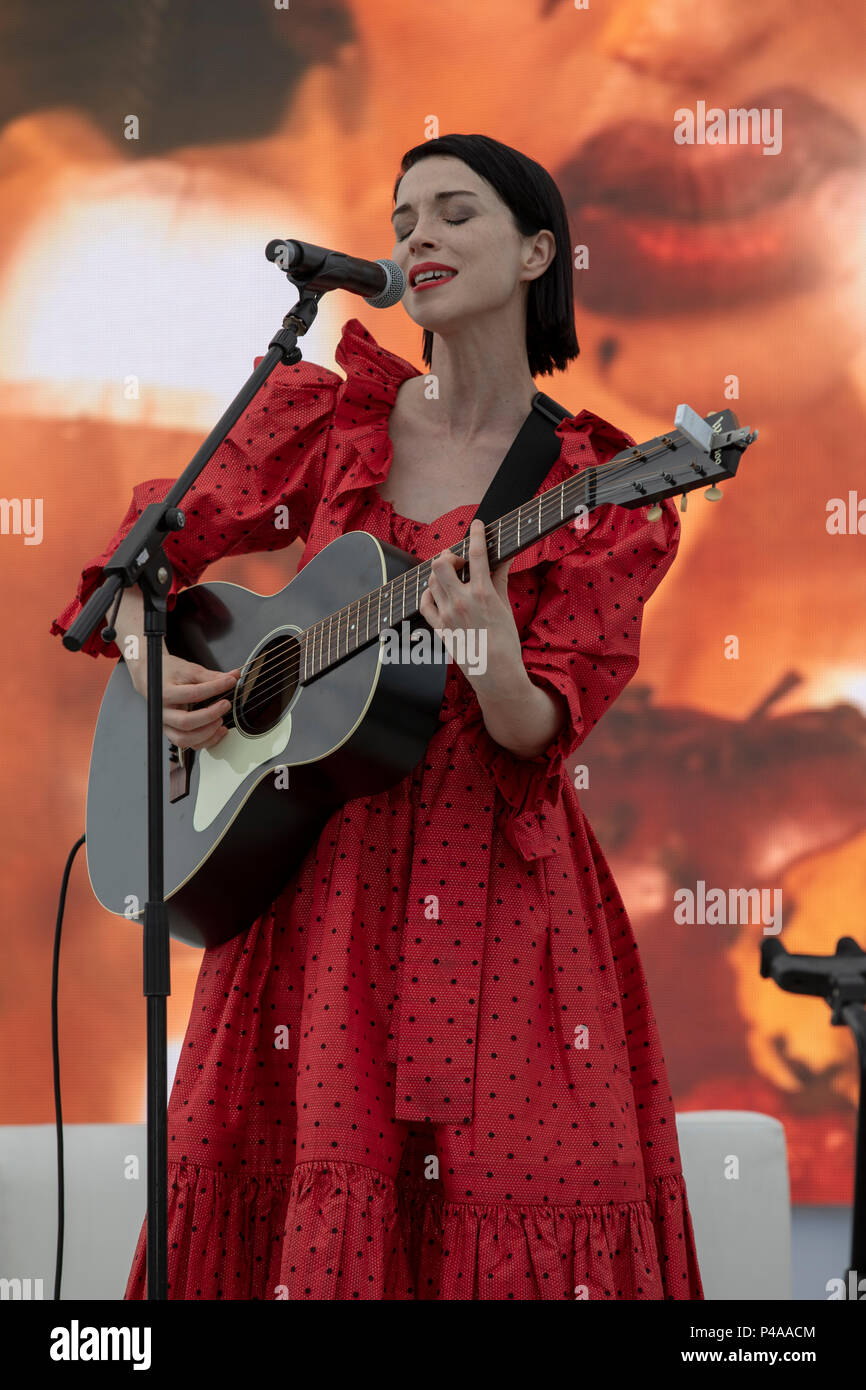 Cannes, Frankreich, 21. Juni 2018, St. Vincent, Grammy award-winning Artist, besuchen die Cannes Lions Festival - Internationales Festival der Kreativität © ifnm/Alamy leben Nachrichten Stockfoto