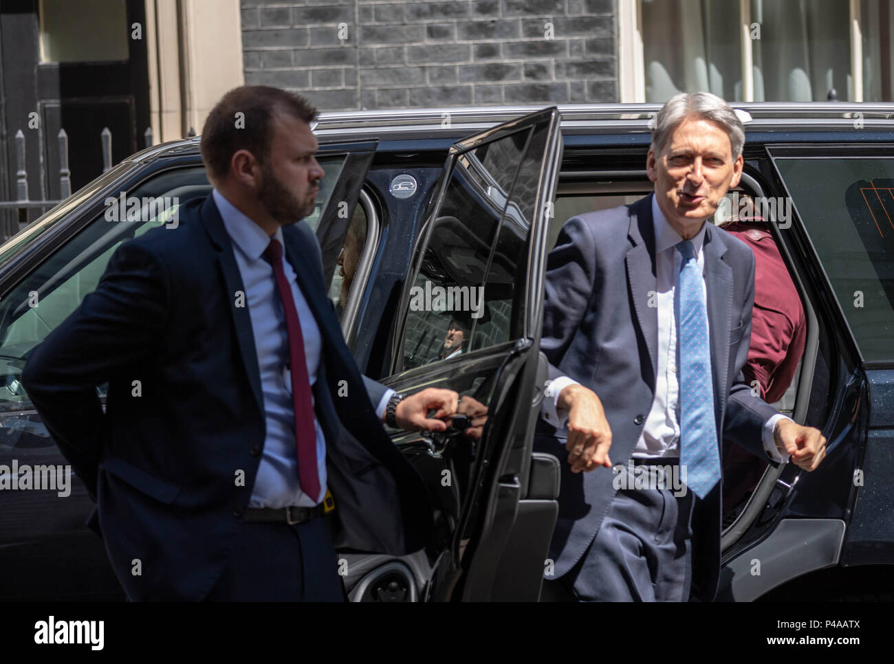 London, Großbritannien. Juni 2018 21. Philip Hammond, der Schatzkanzler kommt in Downing Street 10 für eine Begegnung der Credit: Ian Davidson/Alamy leben Nachrichten Stockfoto