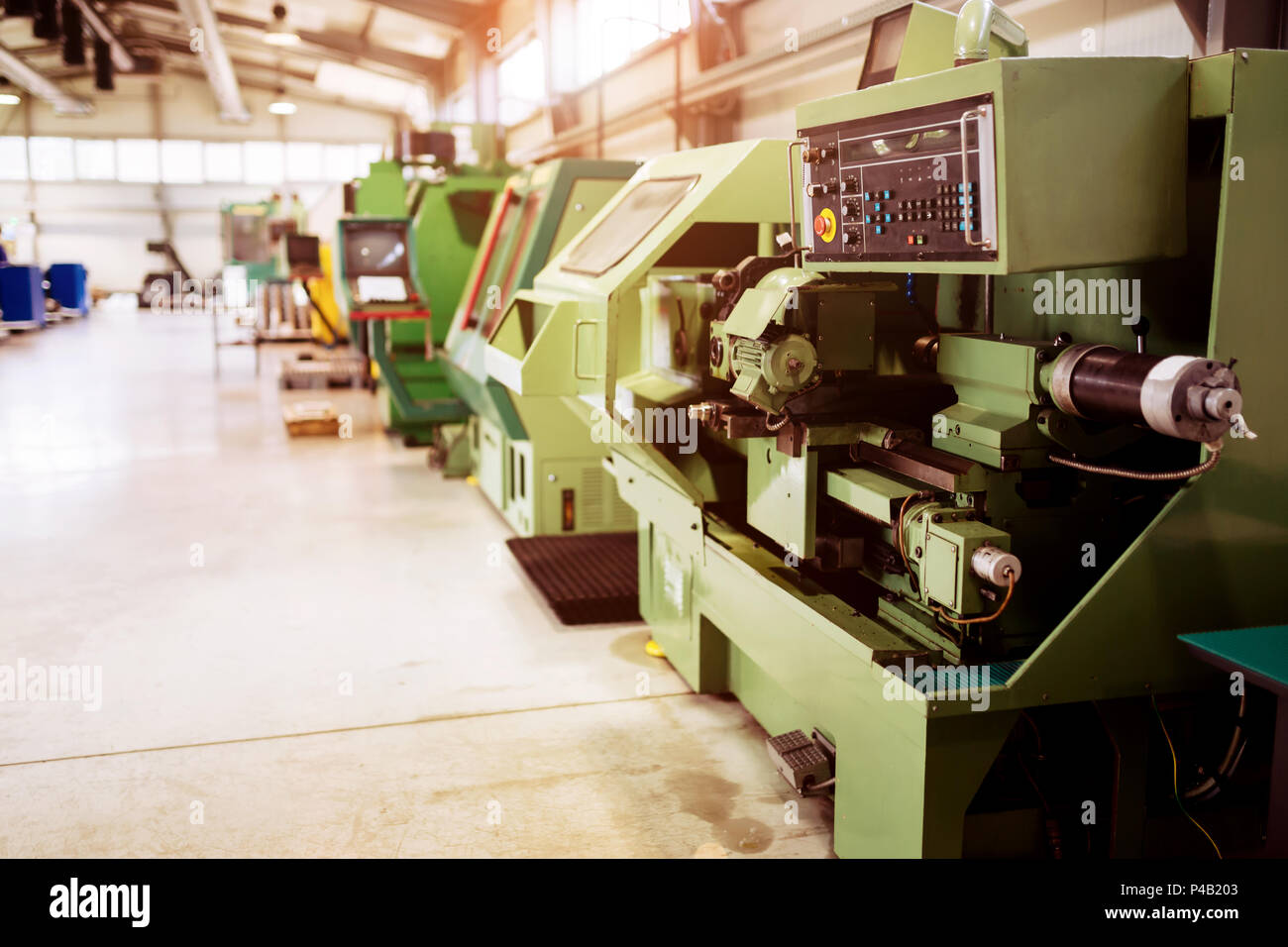 Industrie Fabrik mit CNC-Maschinen Stockfoto Industrie Fabrik mit CNC-Maschinen Stockfoto