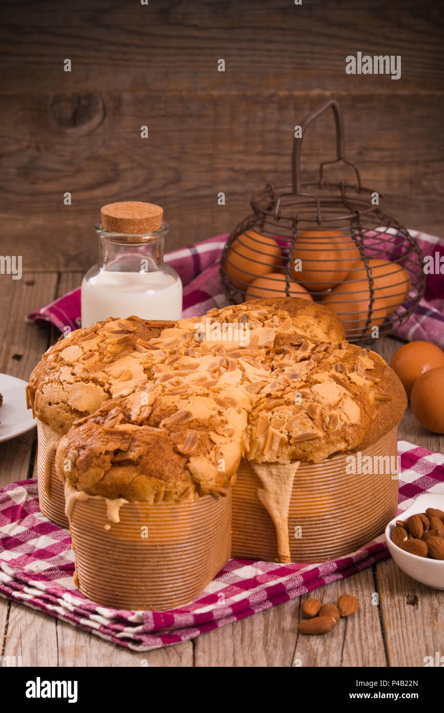 Ostern Taube Brot (Colomba Pasquale) Stockfoto
