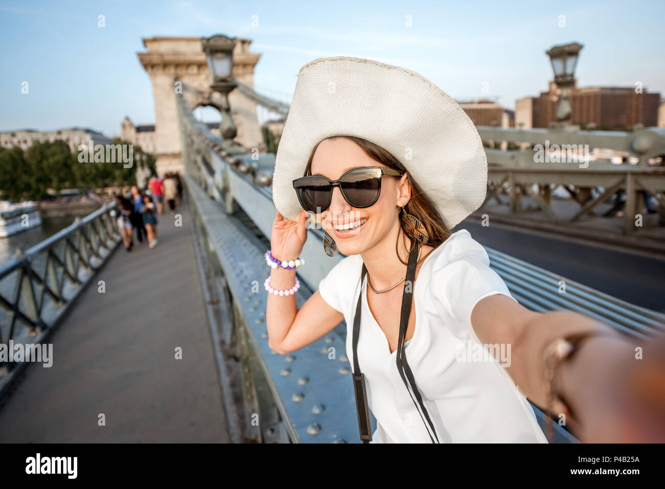 Frau in Budapest reisen Stockfoto