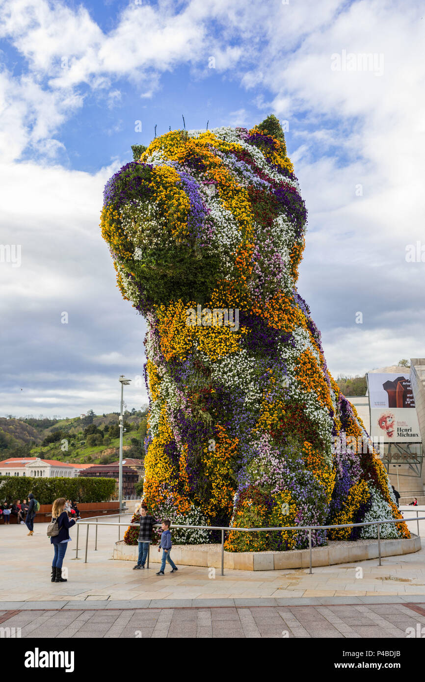 Bilbao City, Frank Gehry Architekt, Gugenheim Museum, Jeff Koons' Welpe", Spanien, Vasc Land Stockfoto