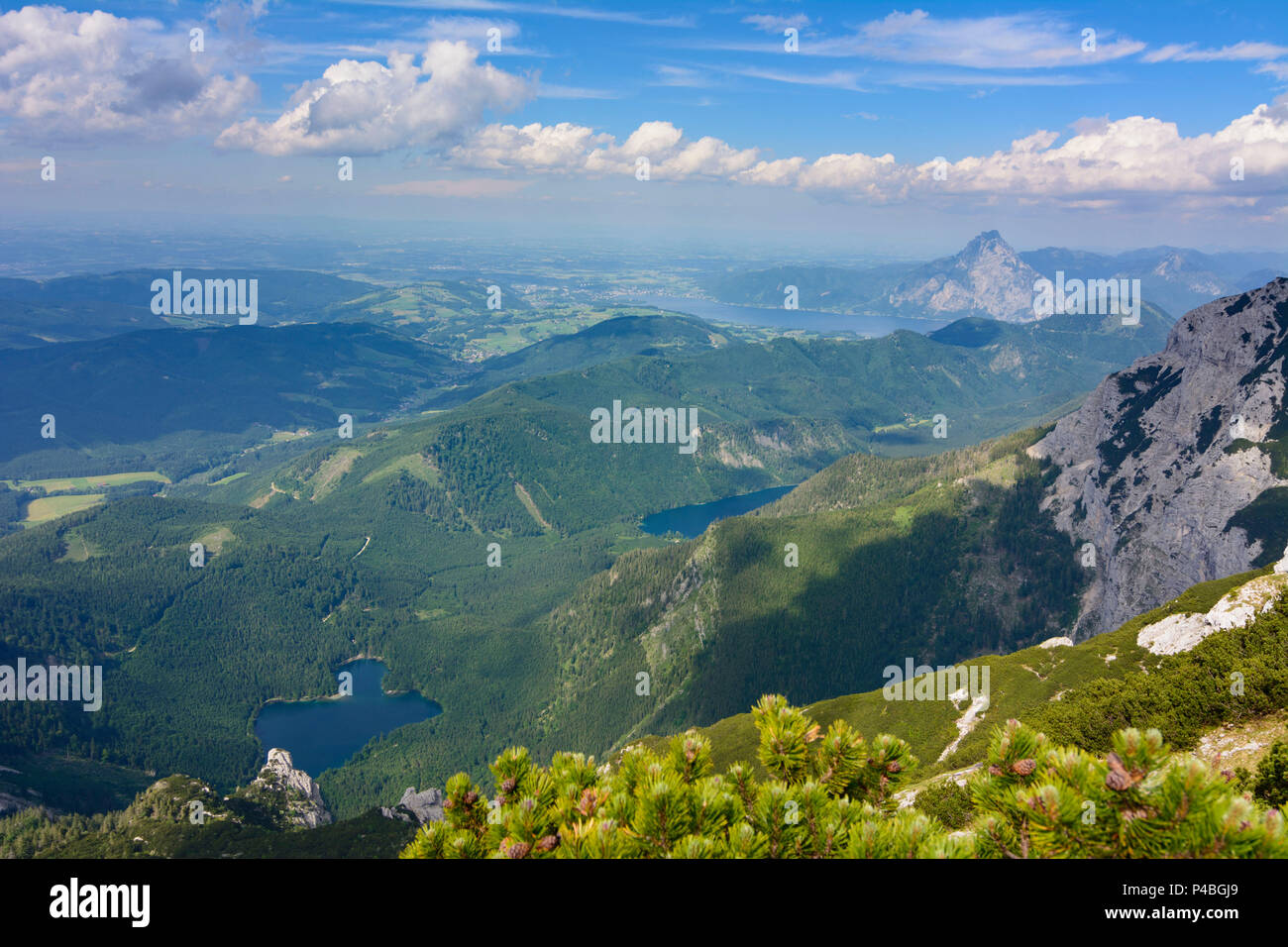 Ebensee am Traunsee, Höllengebirge, See Hinterer Langbathsee, See Vorderer Langbathsee (Zurück), Traunsee (ganz hinten), Berg Traunstein, Salzkammergut, Oberösterreich, Österreich Stockfoto