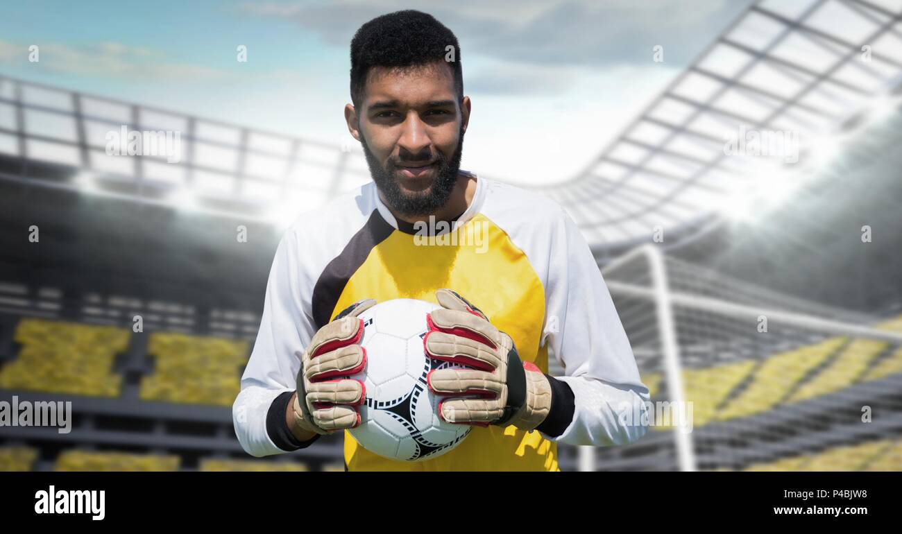 Fußball-Torwart mit Ball in der Nähe Ziel Stockfoto