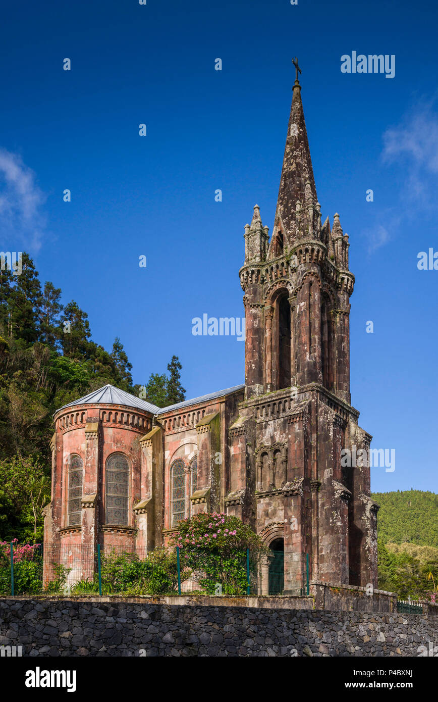 Portugal, Azoren, Sao Miguel, Furnas, Lago das Furnas Lake, Capella Nossa Senhora das vitorias Kapelle, erbaut durch den Azoren Gärtner Jose do Canto als Denkmal für seine Frau Stockfoto