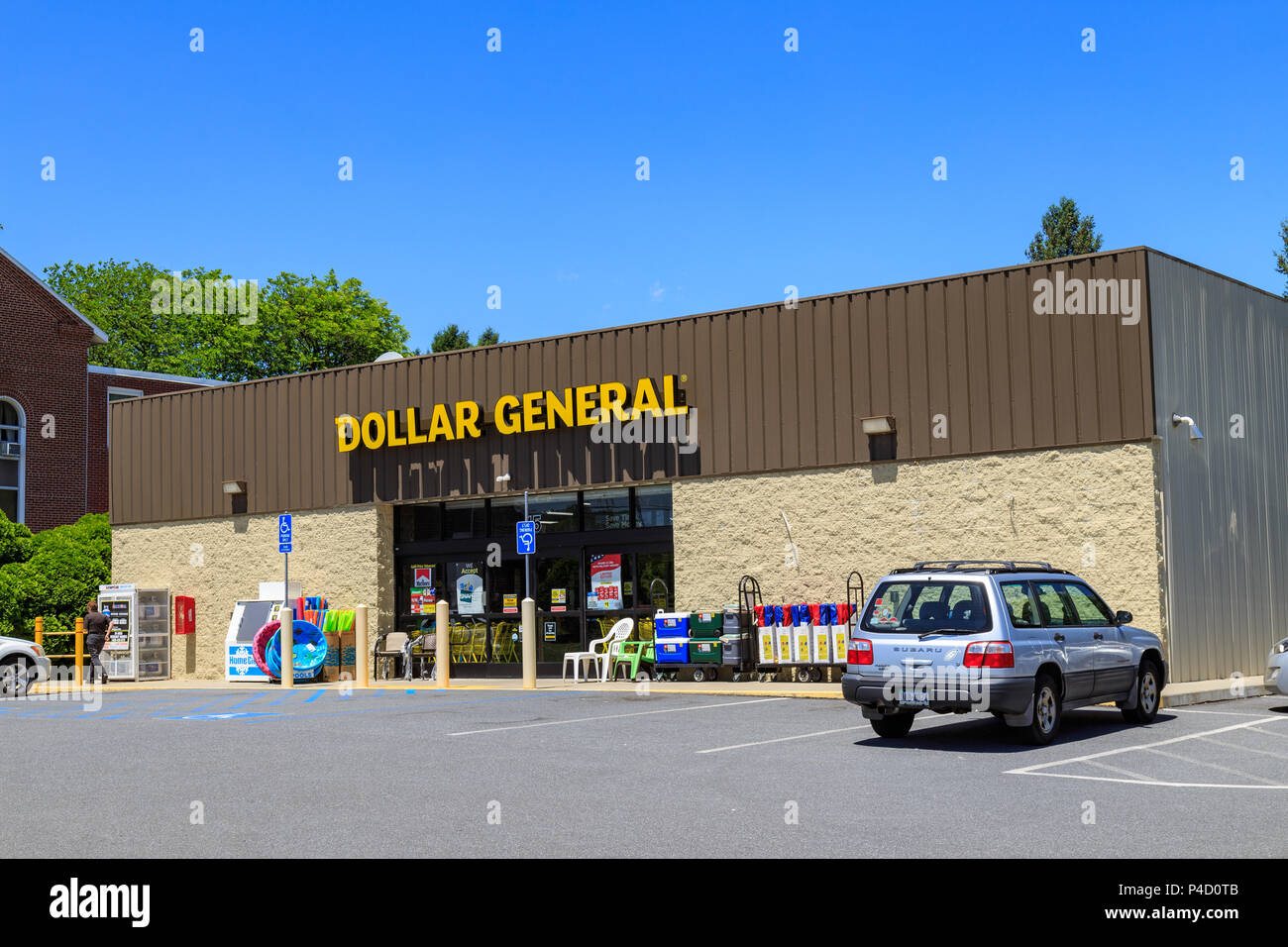 Leesport Pa Usa 14 Juni 2018 Dollar Allgemein Ist Eine Amerikanische Kette Der Vielfalt Geschäfte Mit Sitz In Goodlettsville Tennessee Dollar Allgemein O Stockfotografie Alamy