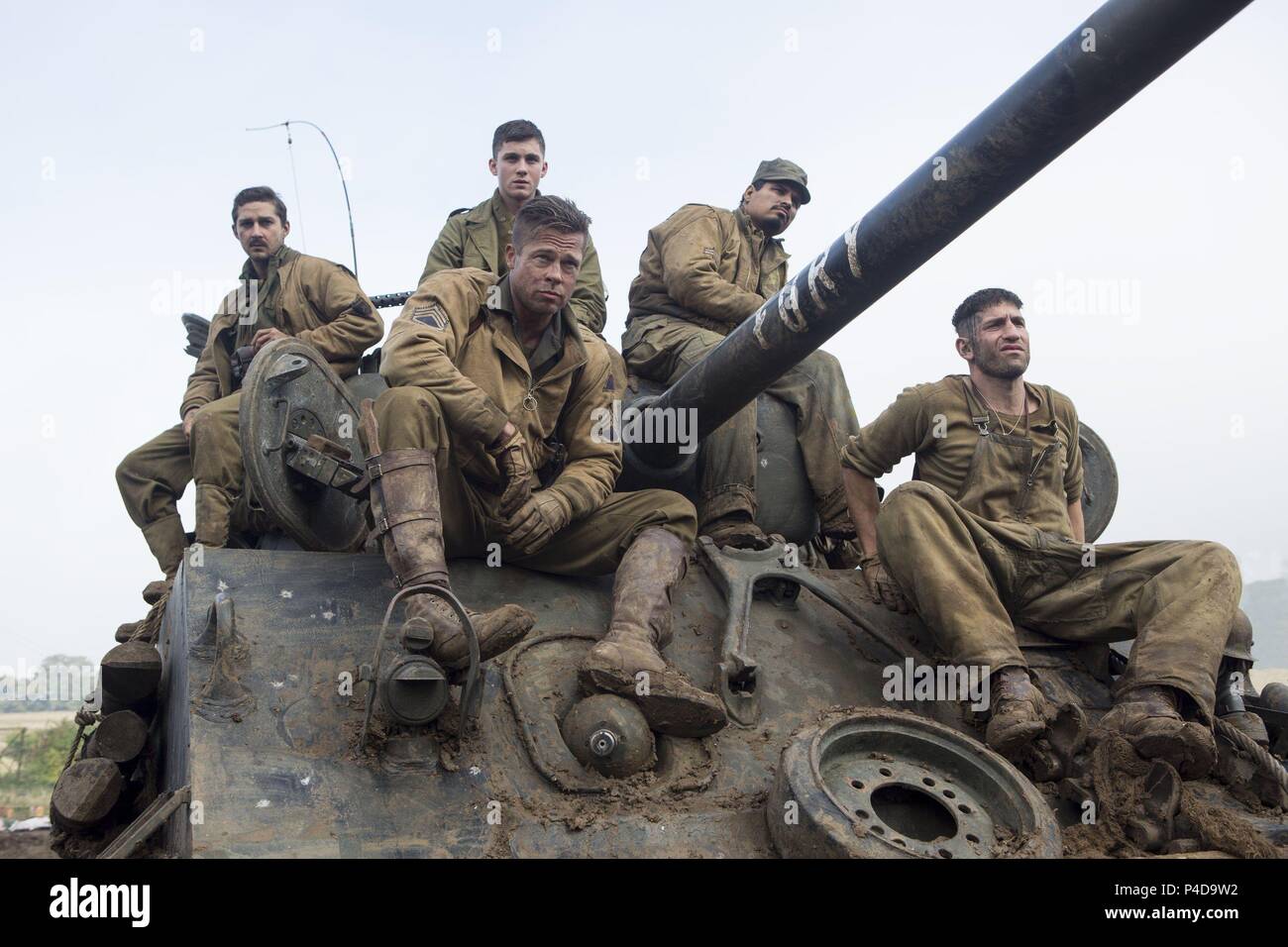 Original Film Titel: ANN. Englischer Titel: ANN. Regisseur: David Ayer. Jahr: 2014. Stars: MICHAEL PENA; Brad Pitt; LOGAN LERMAN; SHIA LABEOUF; JON BERNTHAL. Credit: QED INTERNATIONAL/Album Stockfoto