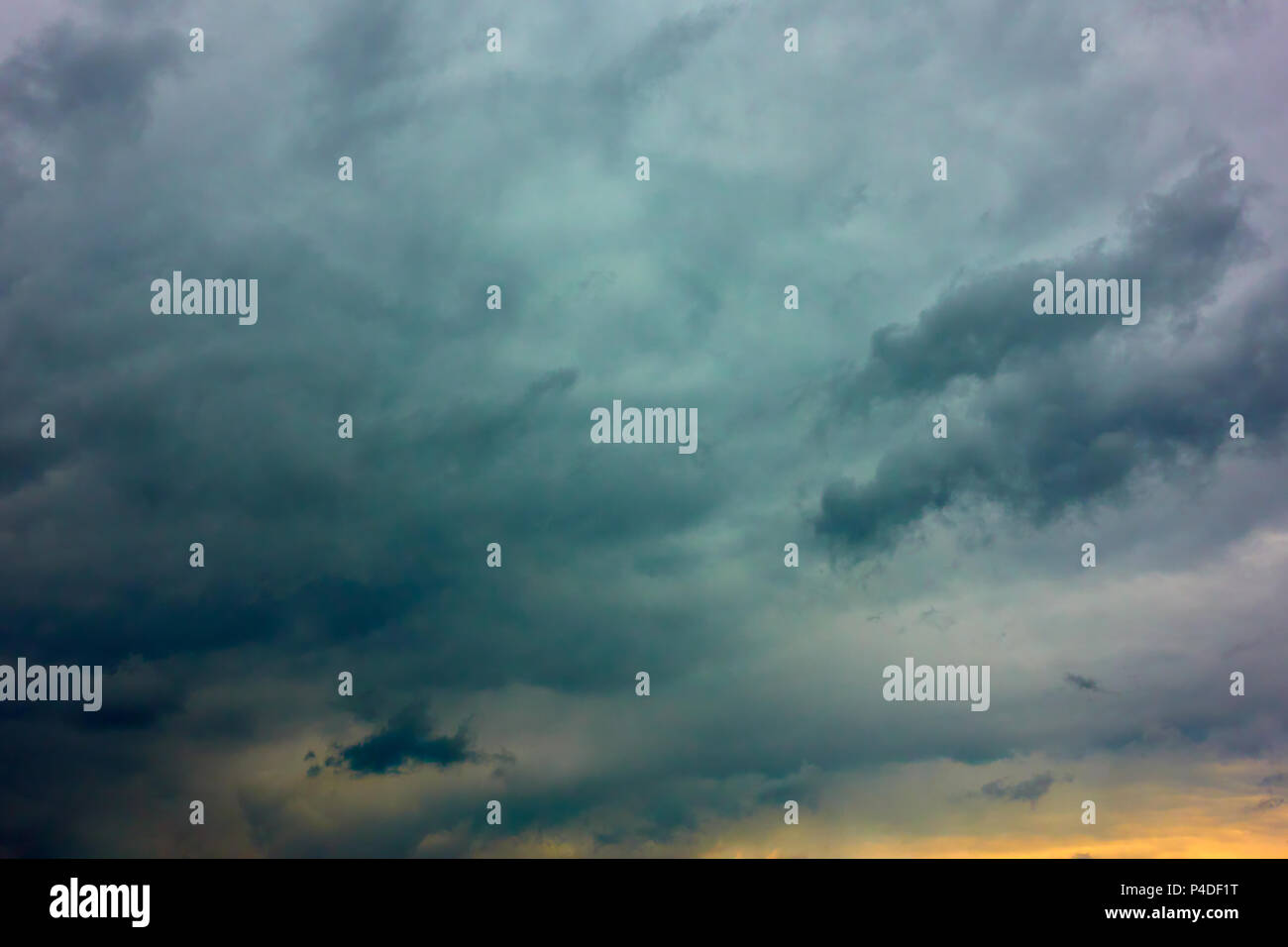 Dramatische Himmel mit Wolken, können als Hintergrund verwendet werden Stockfoto
