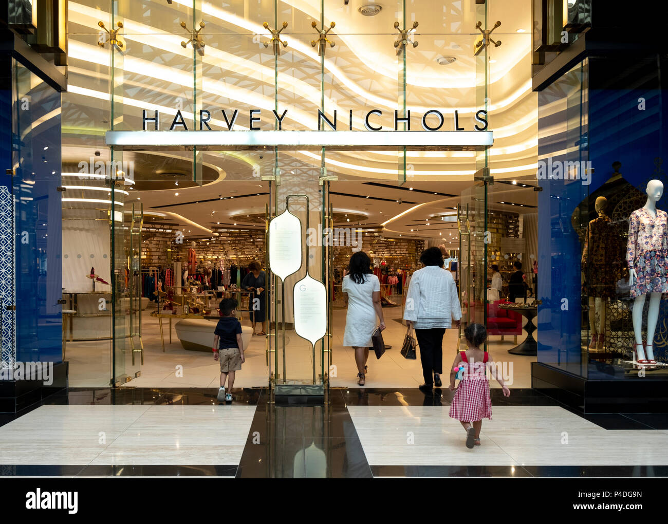 Harvey Nichols in der Prestige Mall innerhalb der Avenues Shopping Mall in Kuwait City, Kuwait. Stockfoto