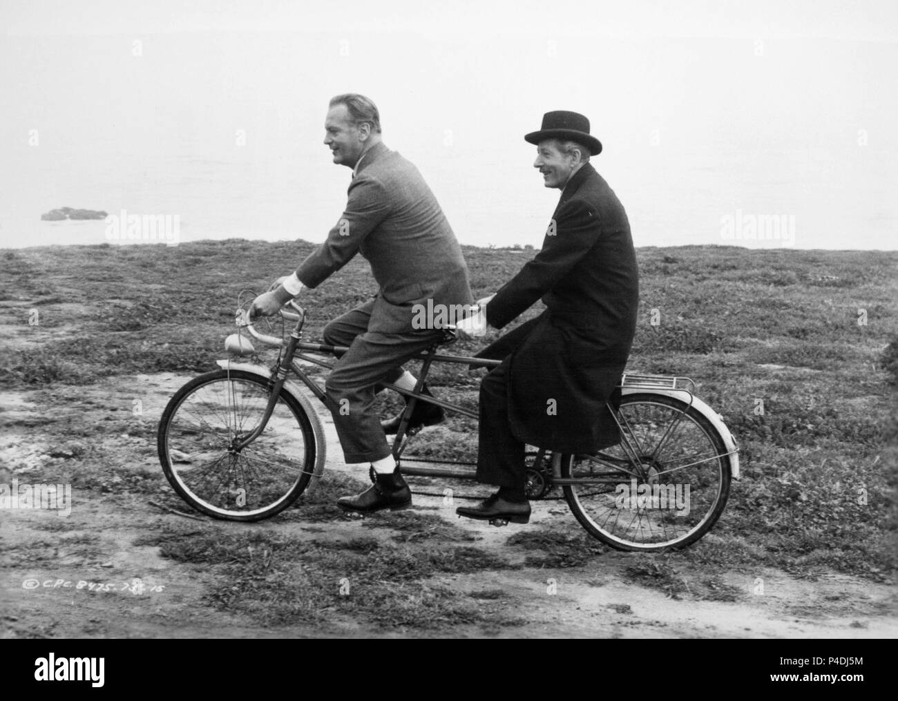 Original Filmtitel: ICH UND DER Oberst. Englischer Titel: ICH UND DER Oberst. Regisseur: Peter Glenville. Jahr: 1958. Stars: Curd Jürgens; Danny Kaye. Quelle: Columbia Pictures/Album Stockfoto Original Filmtitel: ICH UND DER Oberst. Englischer Titel: ICH UND DER Oberst. Regisseur: Peter Glenville. Jahr: 1958. Stars: Curd Jürgens; Danny Kaye. Quelle: Columbia Pictures/Album Stockfoto