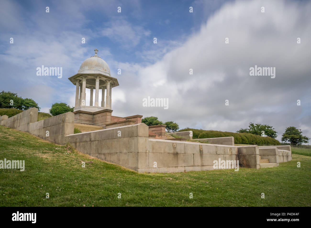 Chattri First World war Memorial auf den South Downs bei Brighton, East Sussex, Großbritannien, in Erinnerung an die gefallenen Soldaten des indischen Kontinents. Stockfoto