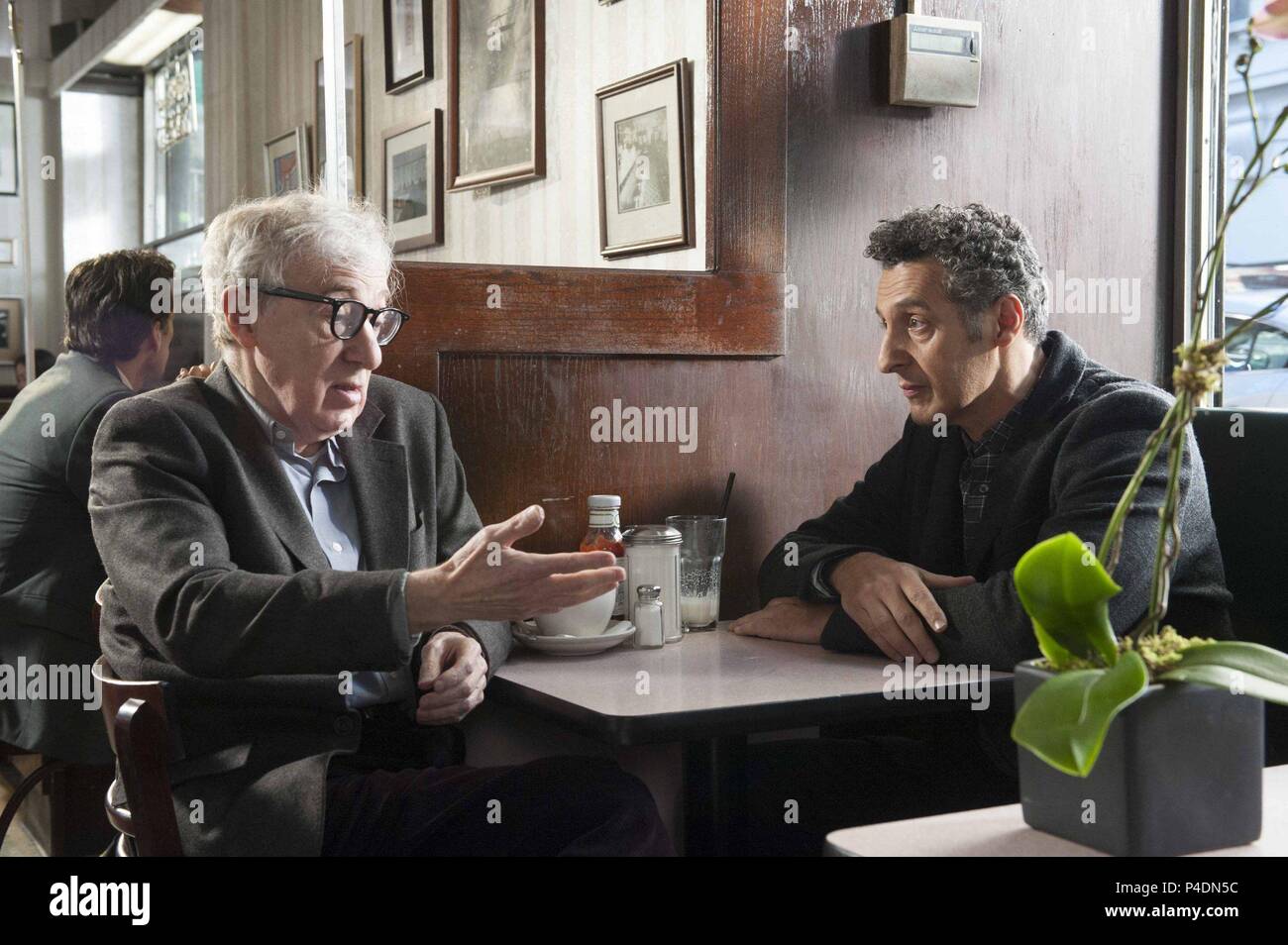 Original Film Titel: FADING GIGOLO. Englischer Titel: FADING GIGOLO. Regisseur: John TURTURRO. Jahr: 2013. Stars: WOODY ALLEN; John TURTURRO. Credit: ANTIDOT FILME/Album Stockfoto