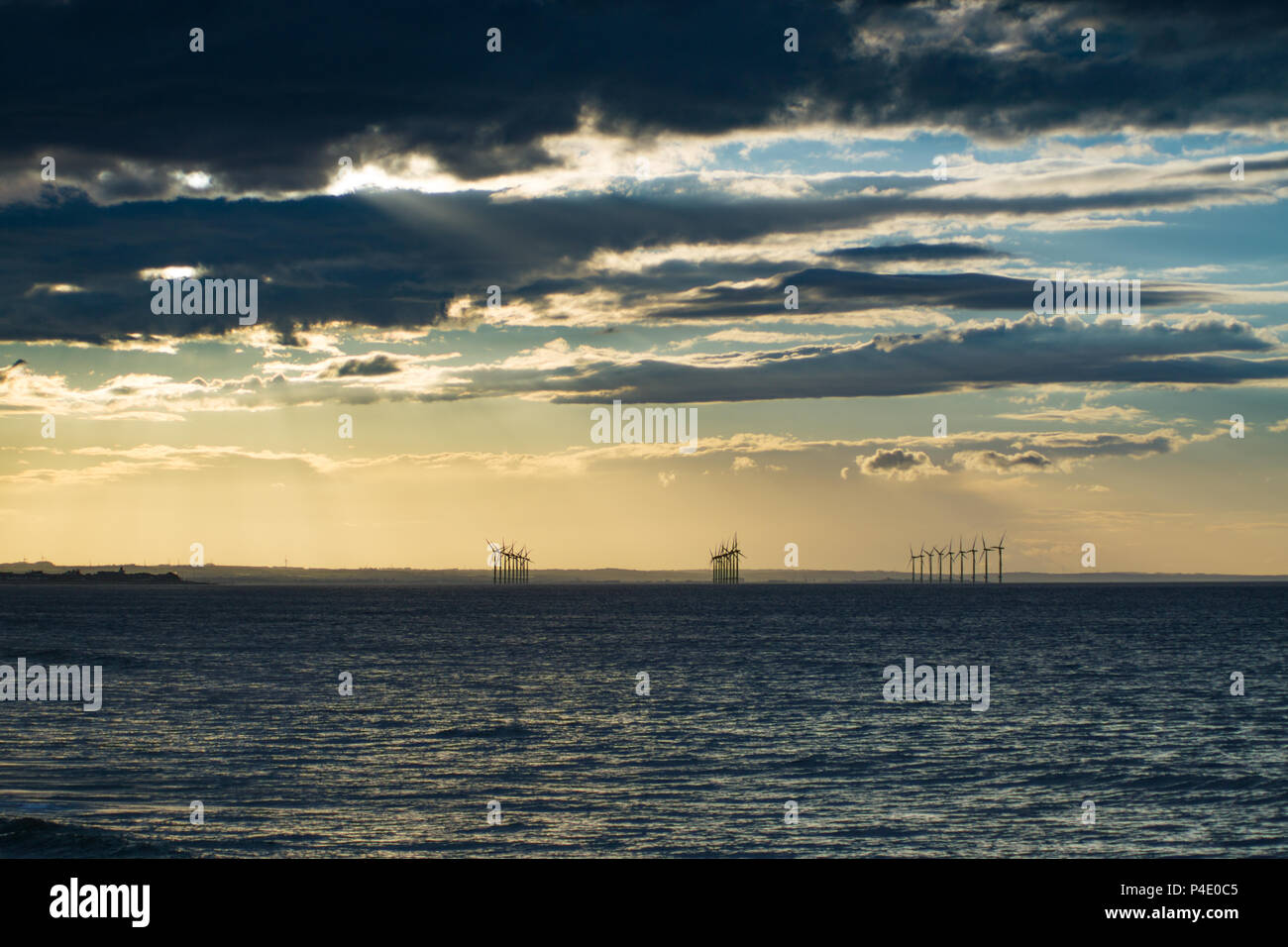 Off shore Windpark in Redcar. An der nordöstlichen Küste von England. Stockfoto