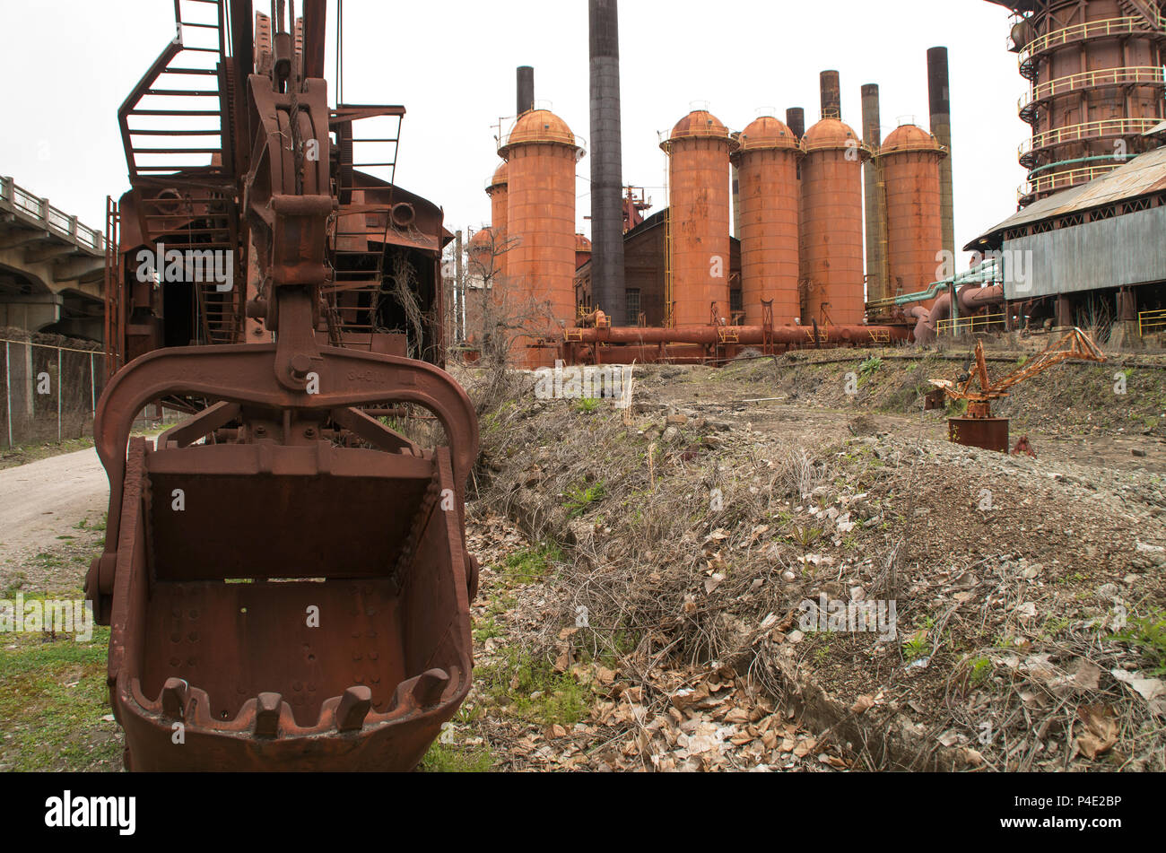 Relikte halten Wache über eine einst pulsierenden Stahlwerk in Birmingham Alabama Stockfoto