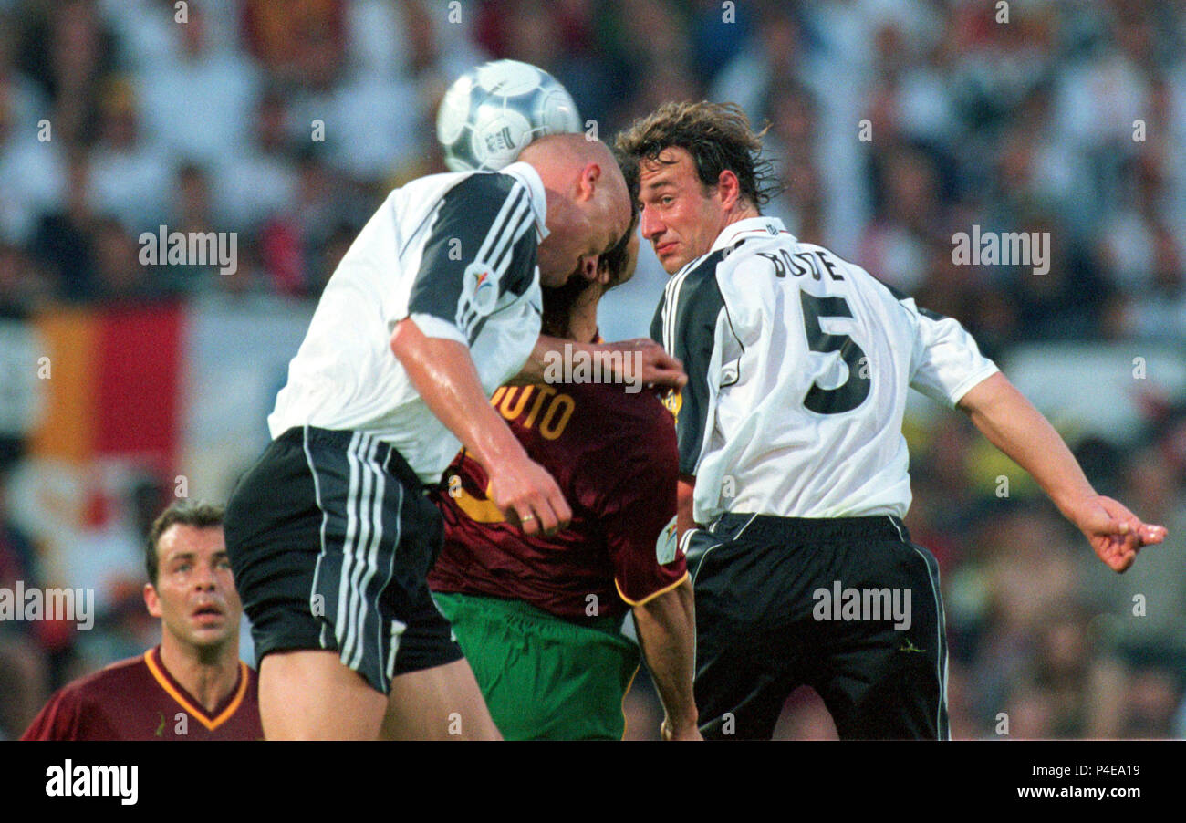 Feijenoord Stadion, Rotterdam die Niederlande 20.06.2000, Fußball-Europameisterschaft  2000, Portugal gegen Deutschland 3:0------- Carsten Jancker (links, GER),  Marco Bode (GER Stockfotografie - Alamy