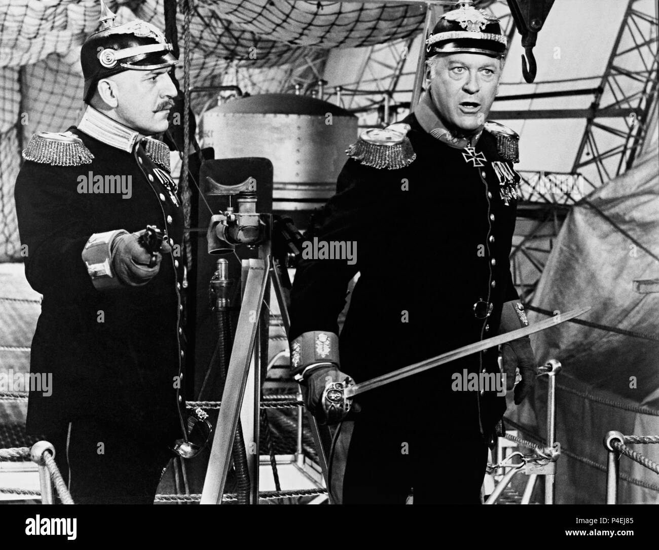 Original Film Titel: die Ermordung des Präsidiums. Englischer Titel: die Ermordung des Präsidiums. Film Regie: BASIL DEARDEN. Jahr: 1969. Stars: Curd Jürgens; Telly Savalas. Quelle: Paramount Pictures/Album Stockfoto Original Film Titel: die Ermordung des Präsidiums. Englischer Titel: die Ermordung des Präsidiums. Film Regie: BASIL DEARDEN. Jahr: 1969. Stars: Curd Jürgens; Telly Savalas. Quelle: Paramount Pictures/Album Stockfoto