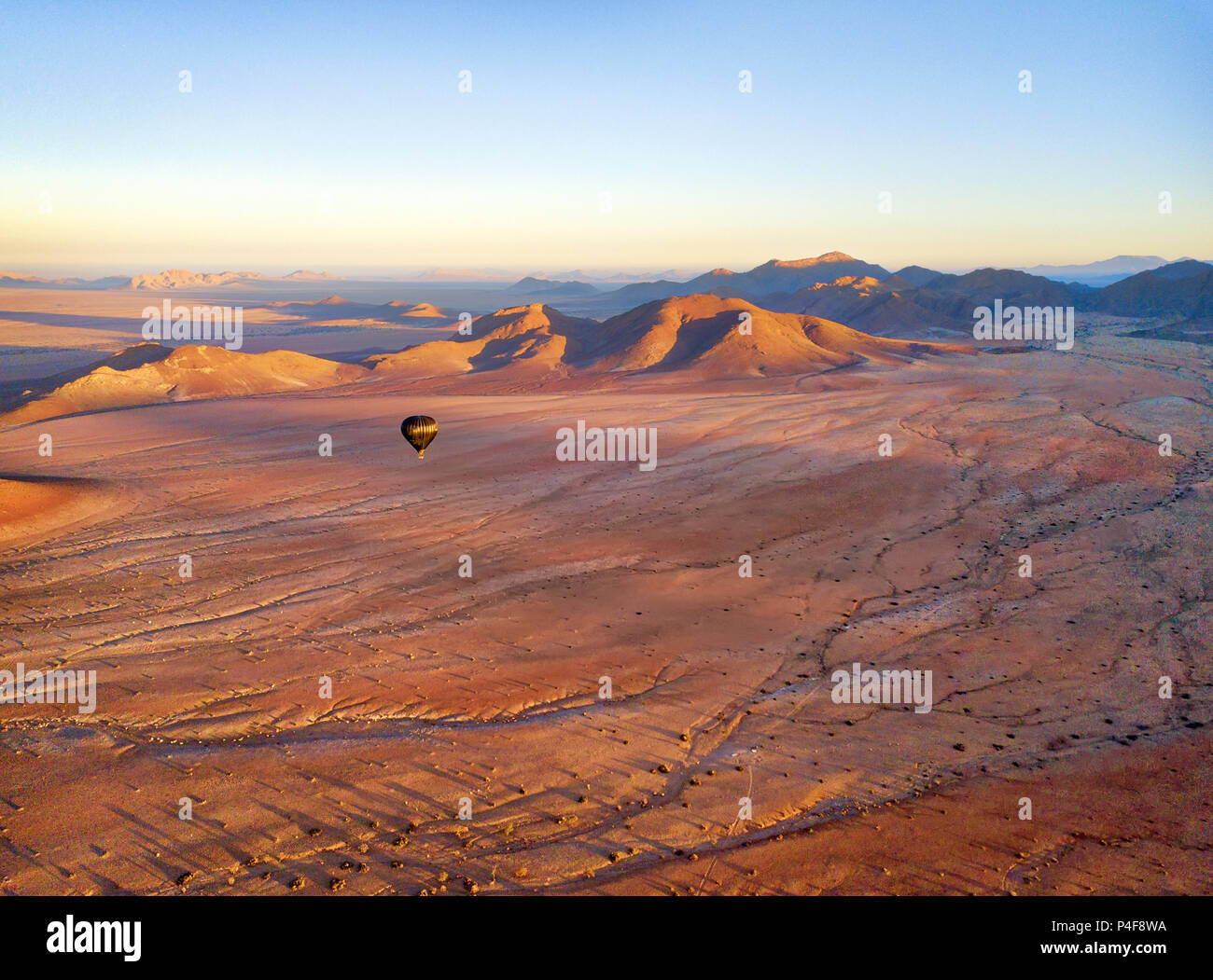 Mit dem Heißluftballon über die namibische Wüste im Januar 2018 getroffen Stockfoto