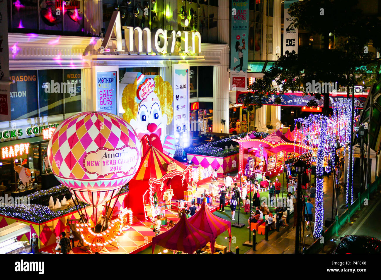BANGKOK, THAILAND - 6. JANUAR 2018: Neues Jahr und Weihnachten event Dekoration wurde auf Amarin Plaza, das große Einkaufszentrum in Ratchaprasong di gesetzt Stockfoto