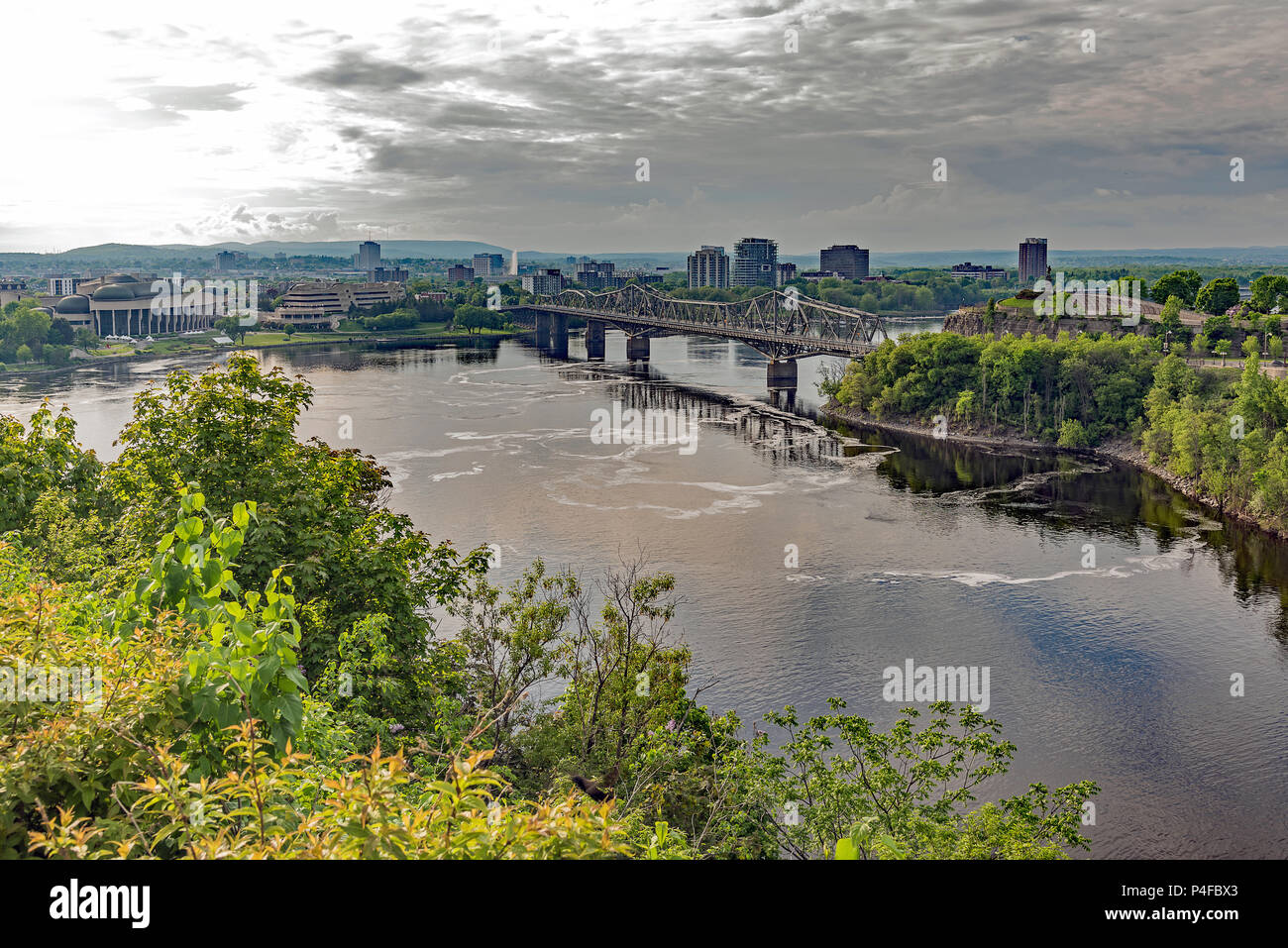 Anzeigen von Alexandra Bridge und dem Ottawa River, Ottawa, Kanada Stockfoto