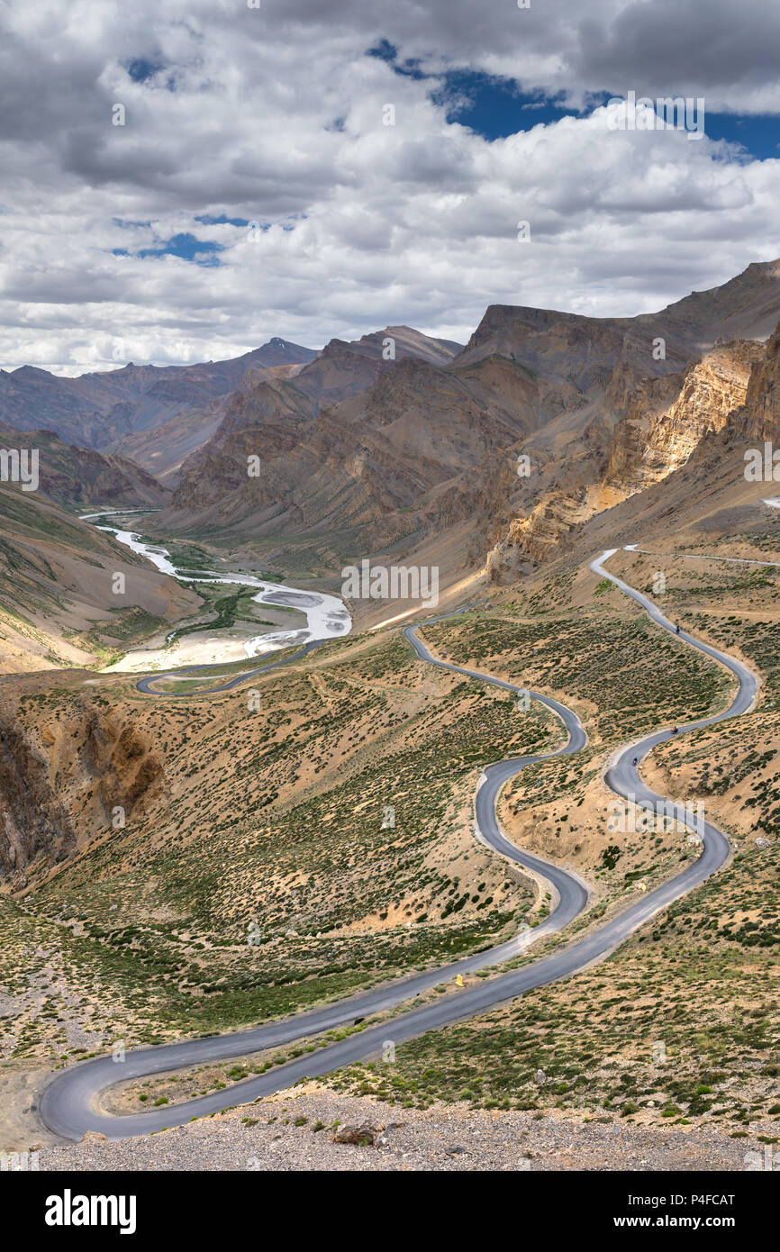 Berühmte Ort Gata Loops auf Manali - Leh in Ladakh, Indien Stockfoto