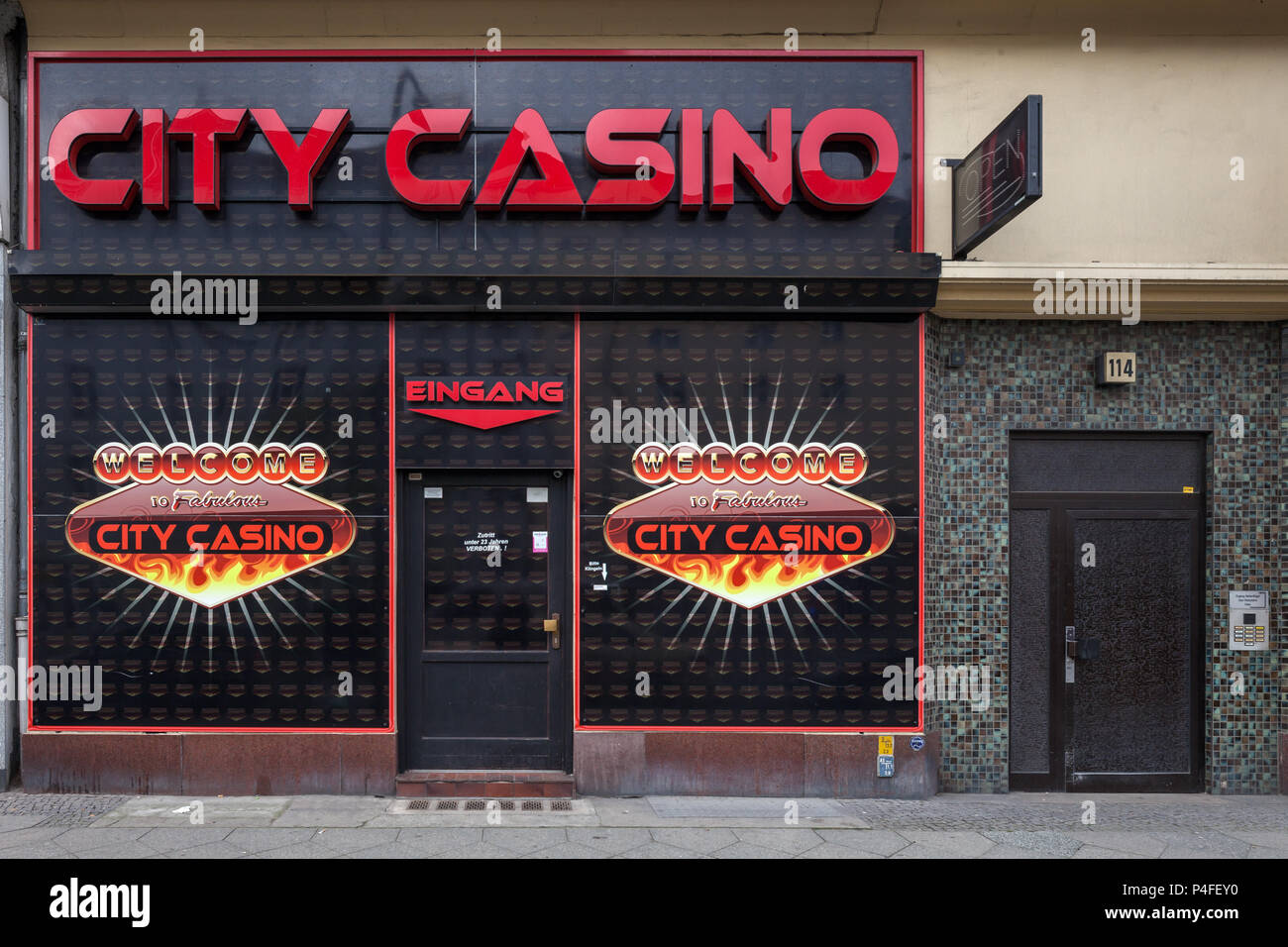 Berlin, Deutschland, Arcade in die Reinickendorfer Straße in Berlin-Wedding Stockfoto